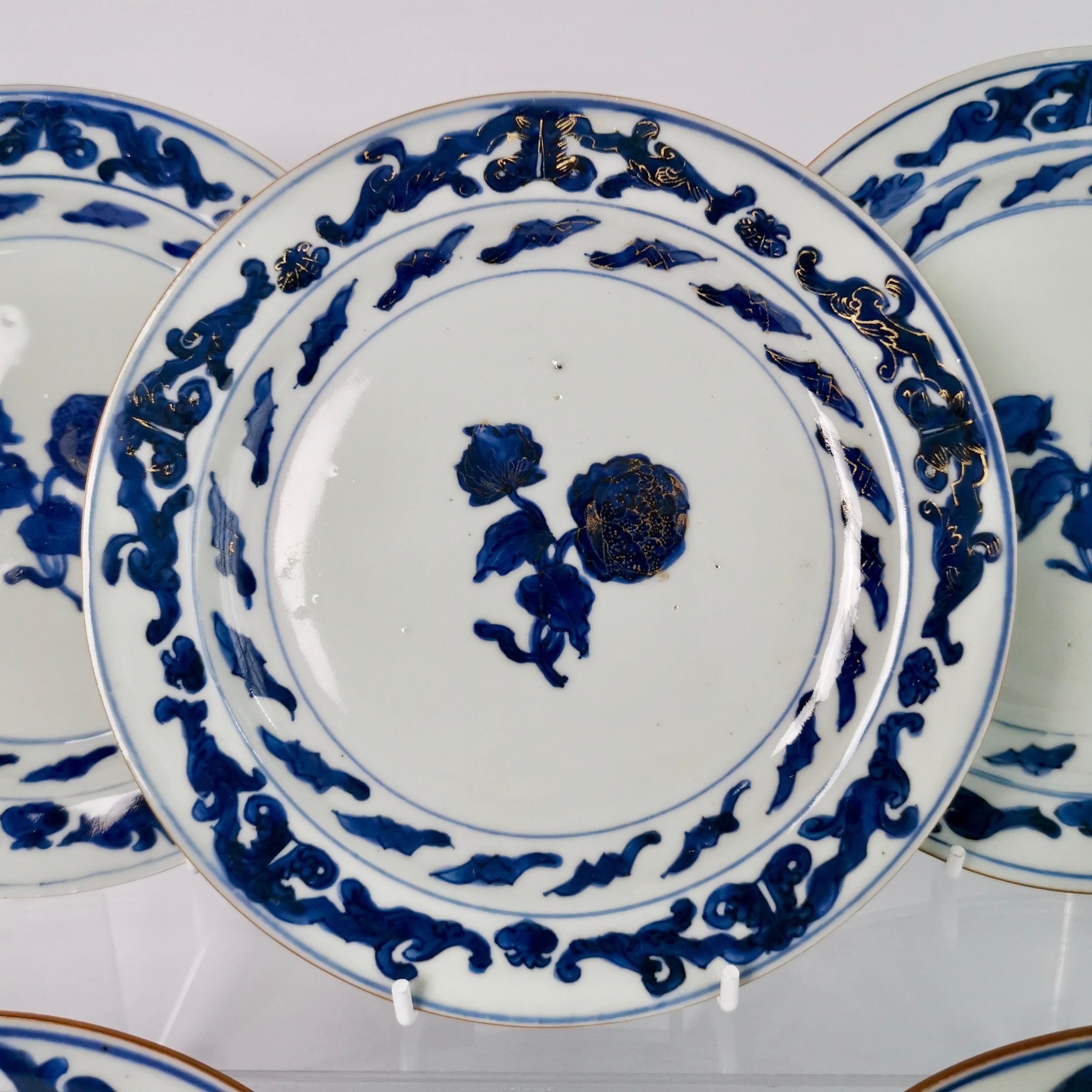 Hand-Painted Set of 6 Chinese Export Plates, Roses Blue and White, Qianlong, circa 1780