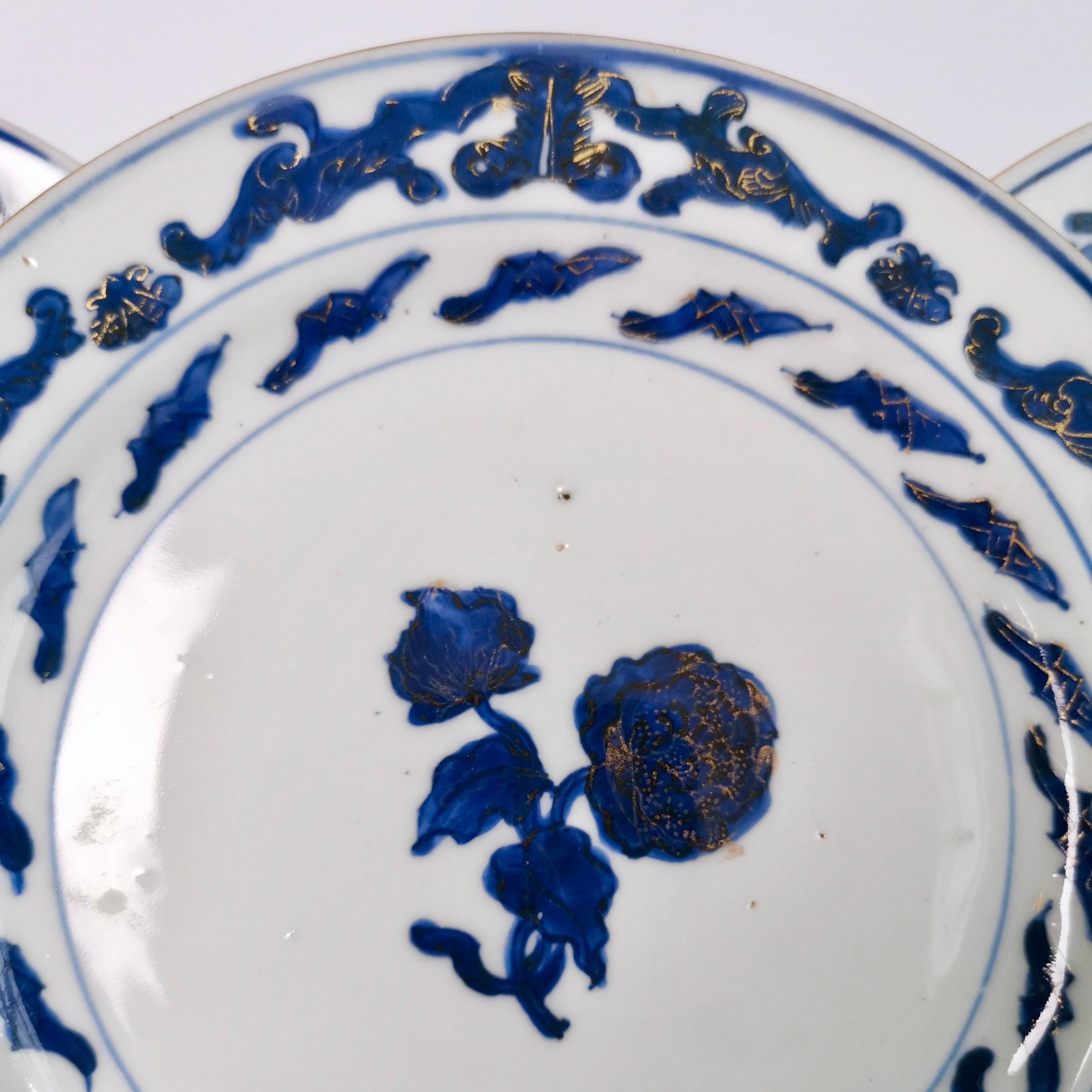 Porcelain Set of 6 Chinese Export Plates, Roses Blue and White, Qianlong, circa 1780