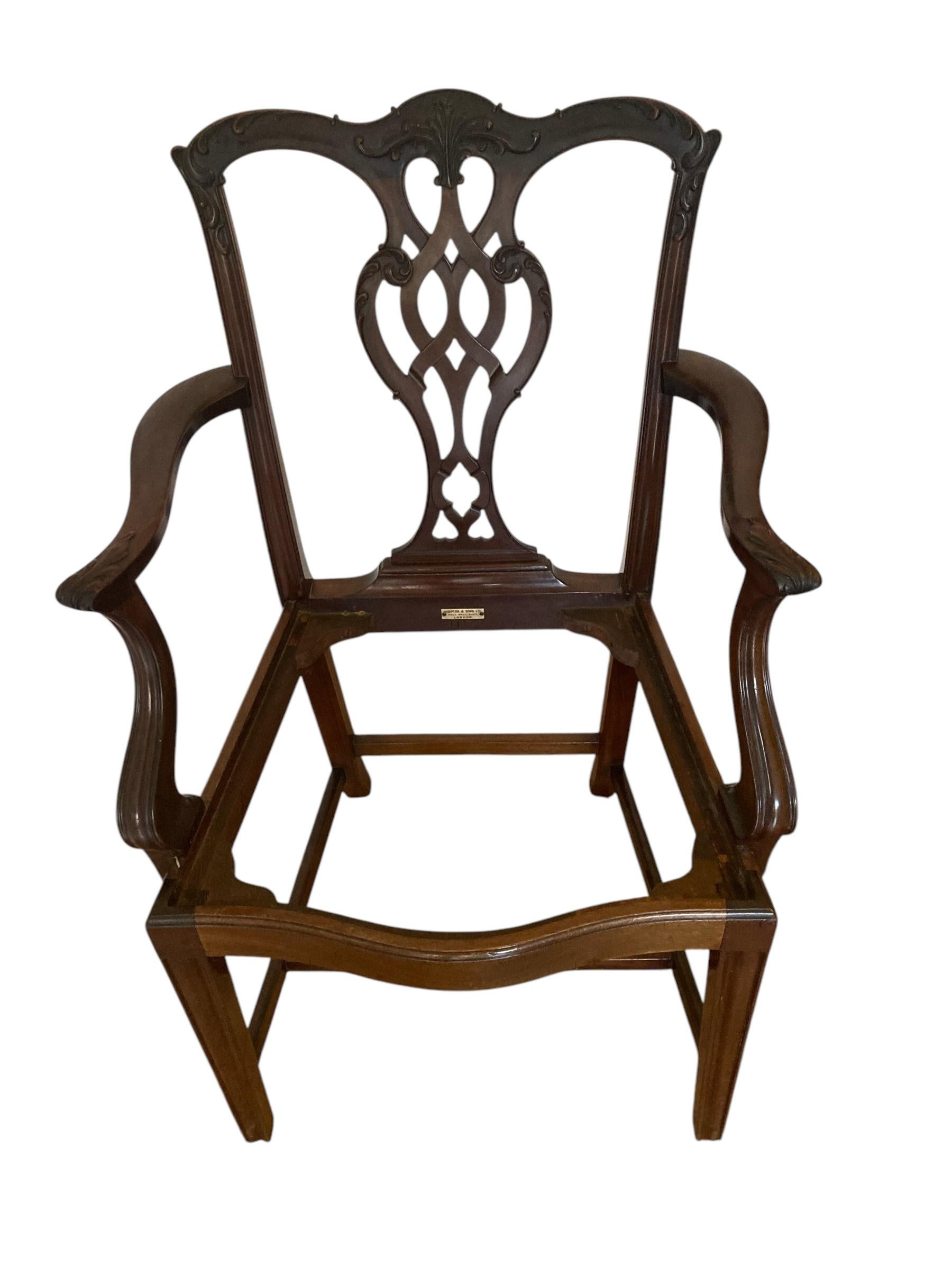 Set di 6 sedie da pranzo in stile Chippendale di Hampton & Sons London in vendita 1