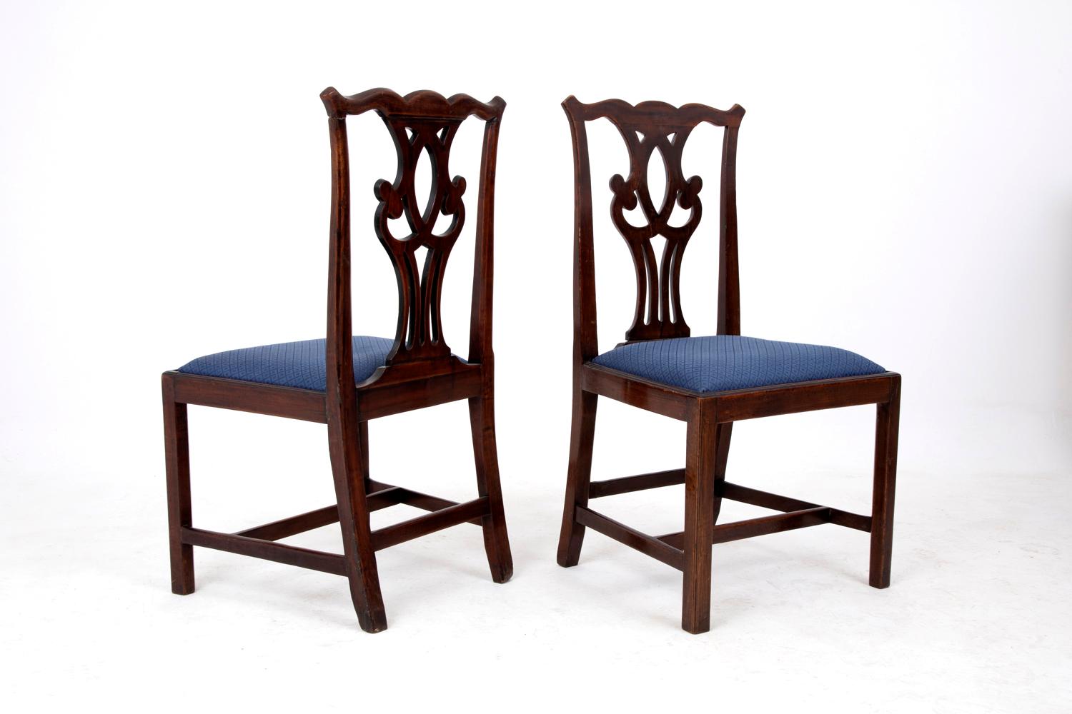 European Set of 6 Chippendale Chairs in Walnut, circa 1900