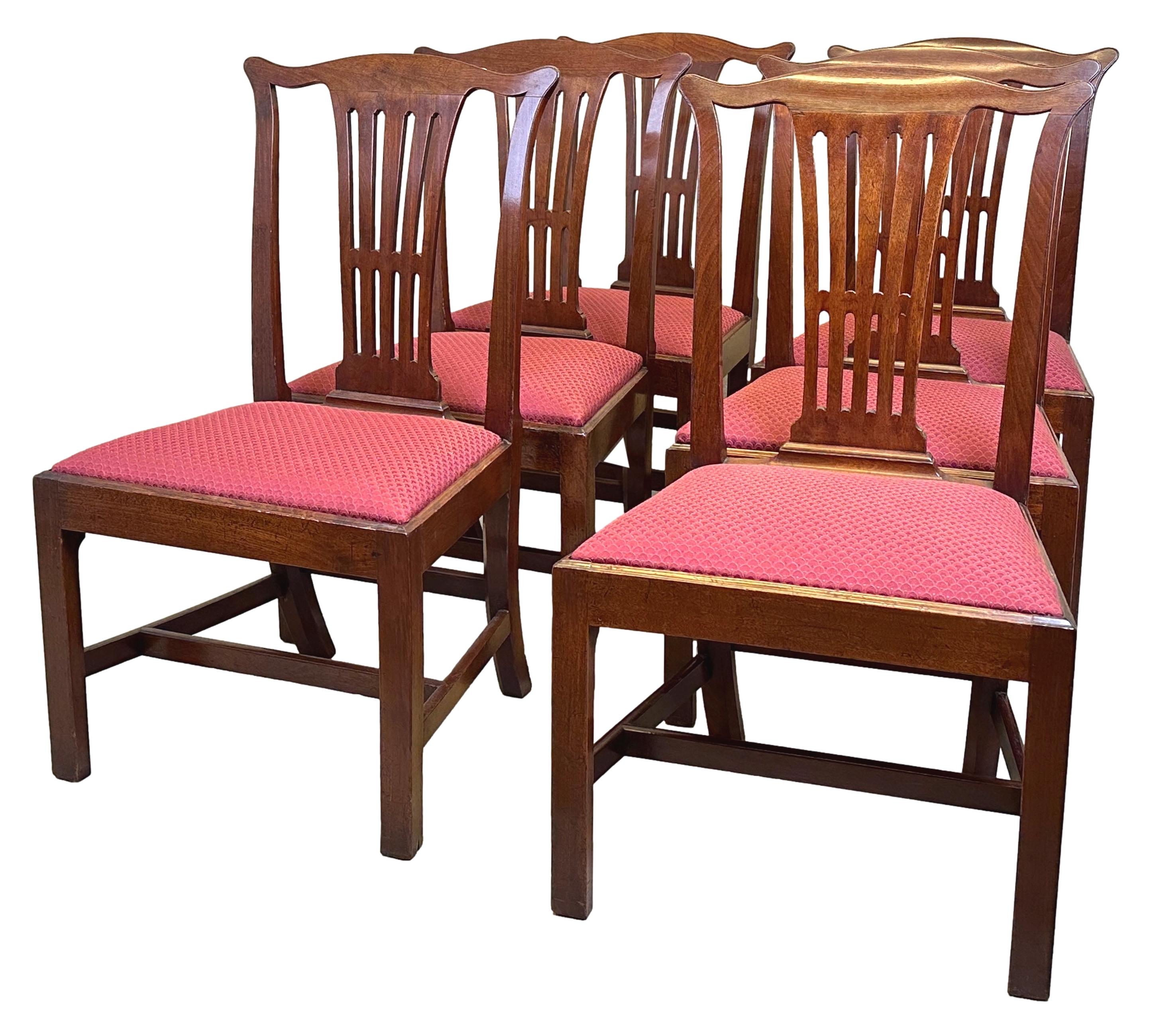 18th Century Set of 6 Chippendale Period Mahogany Dining Chairs For Sale
