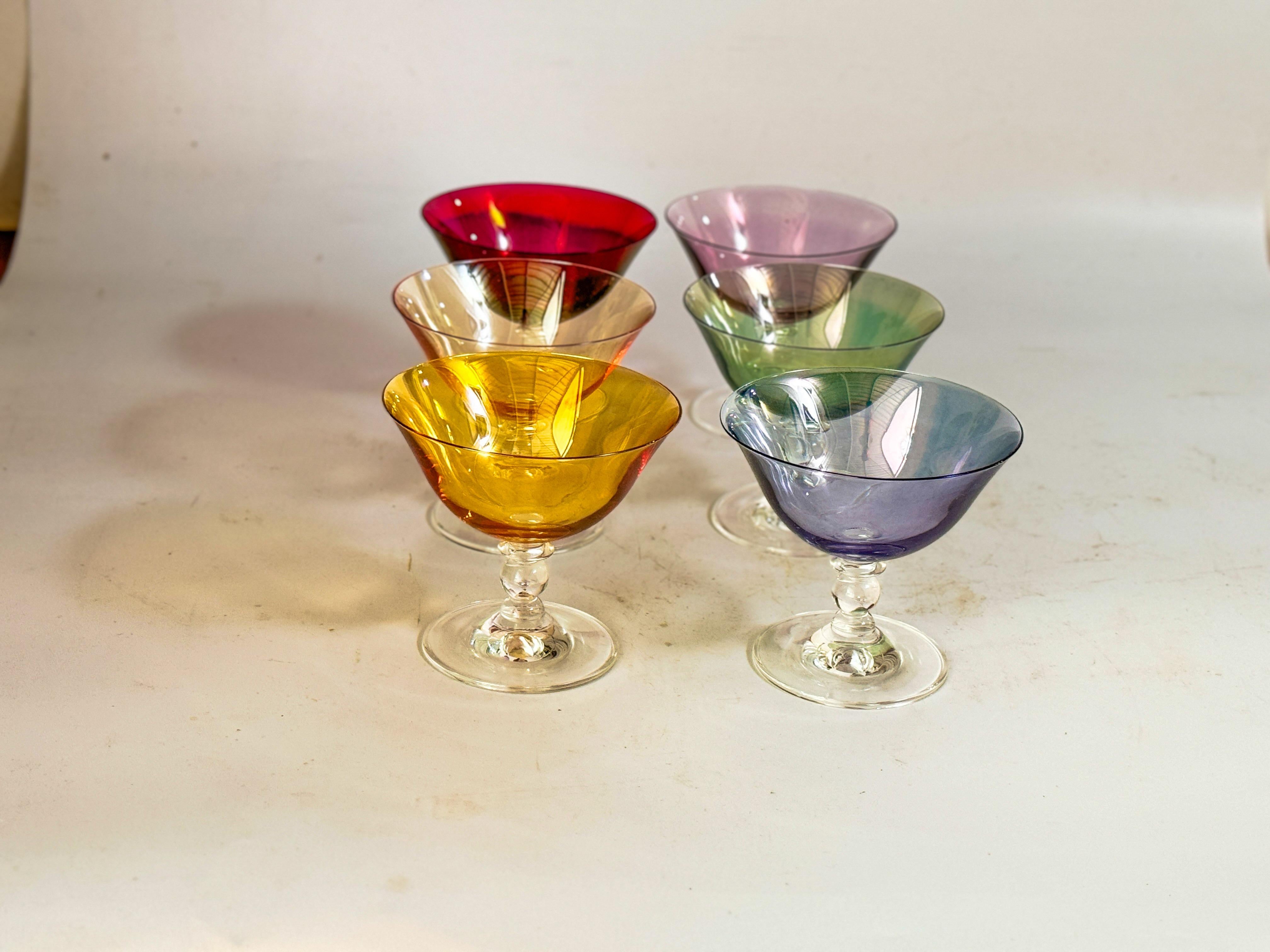 Set di 6 bicchieri da champagne colorati, bicchieri da cocktail, ciotole per la frutta In condizioni buone in vendita a Auribeau sur Siagne, FR