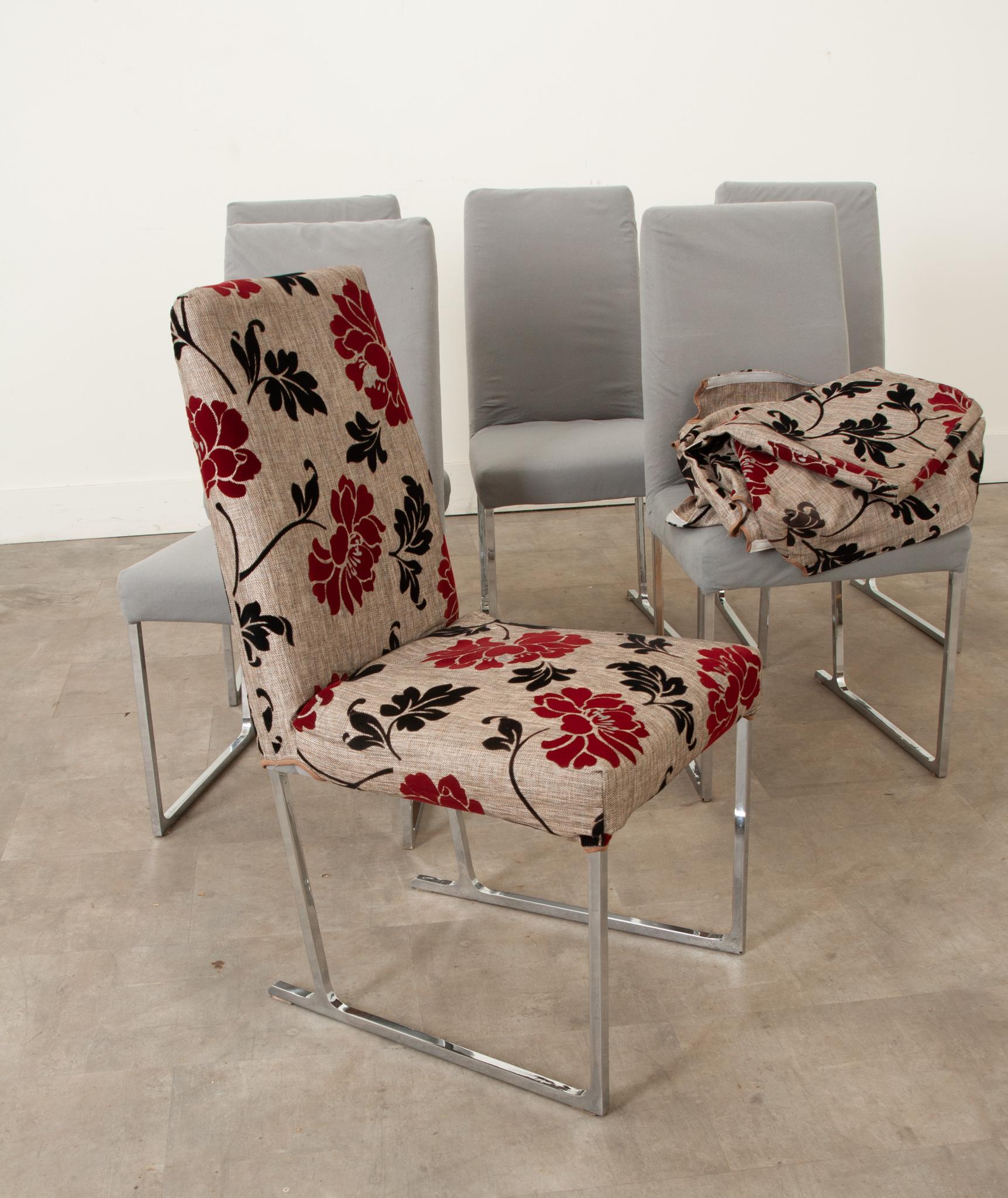 Moderne Ensemble de 6 chaises de salle à manger chromées du milieu du siècle en vente