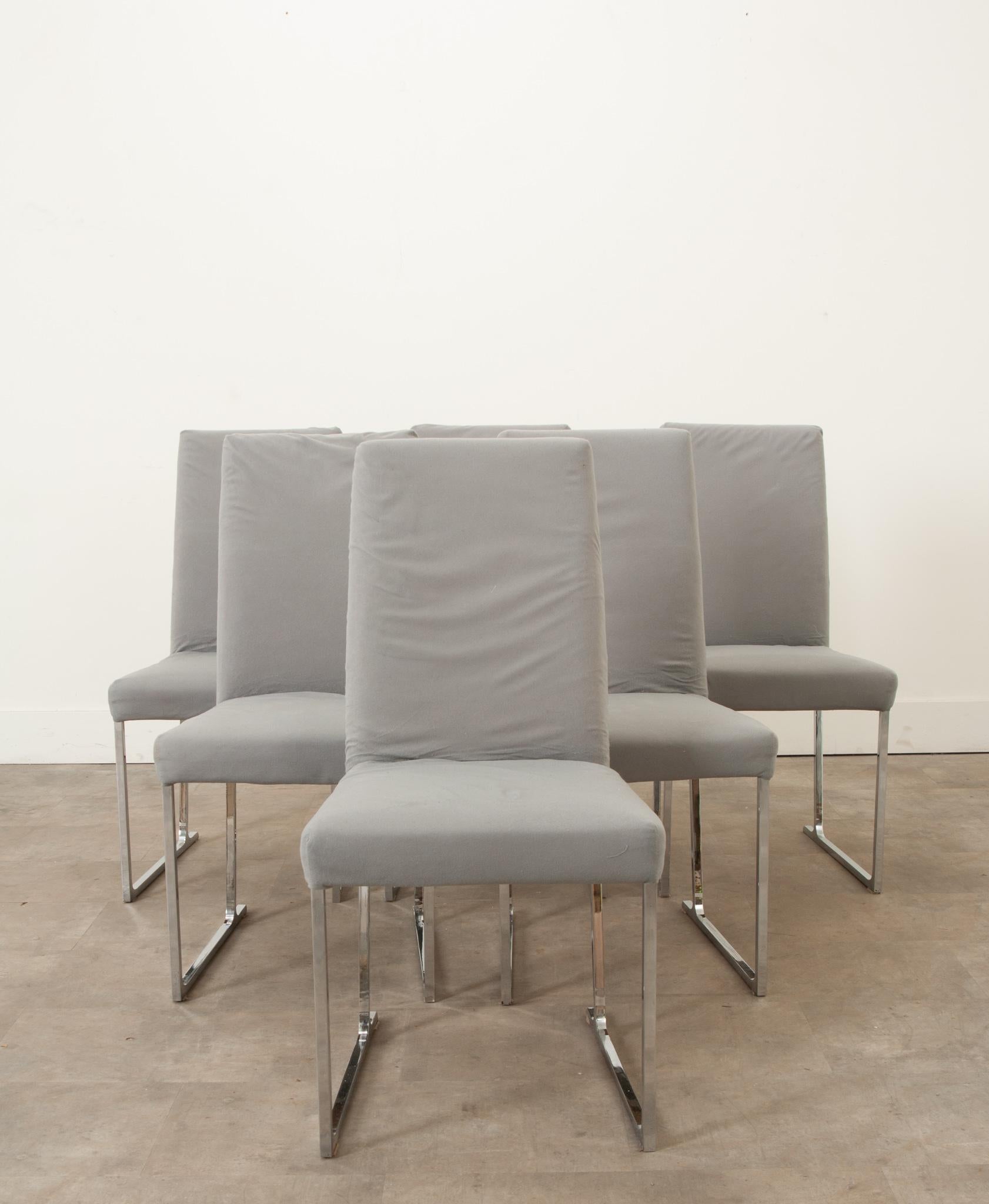 Feutre Ensemble de 6 chaises de salle à manger chromées du milieu du siècle en vente