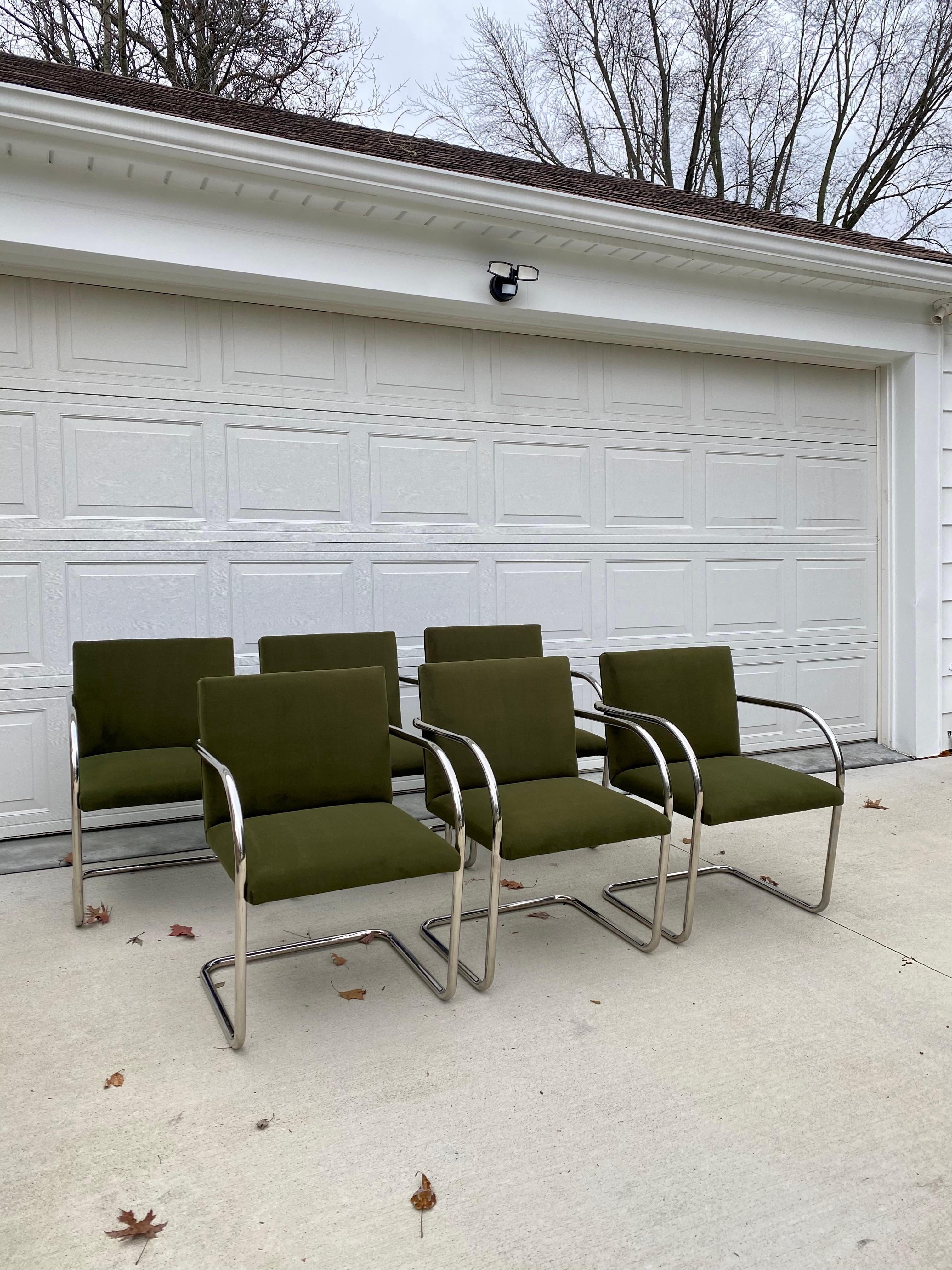 Post-Modern Set of 6 Chrome Mies Van Der Rohe Tubular Brno Chairs by Knoll in Green Velvet For Sale
