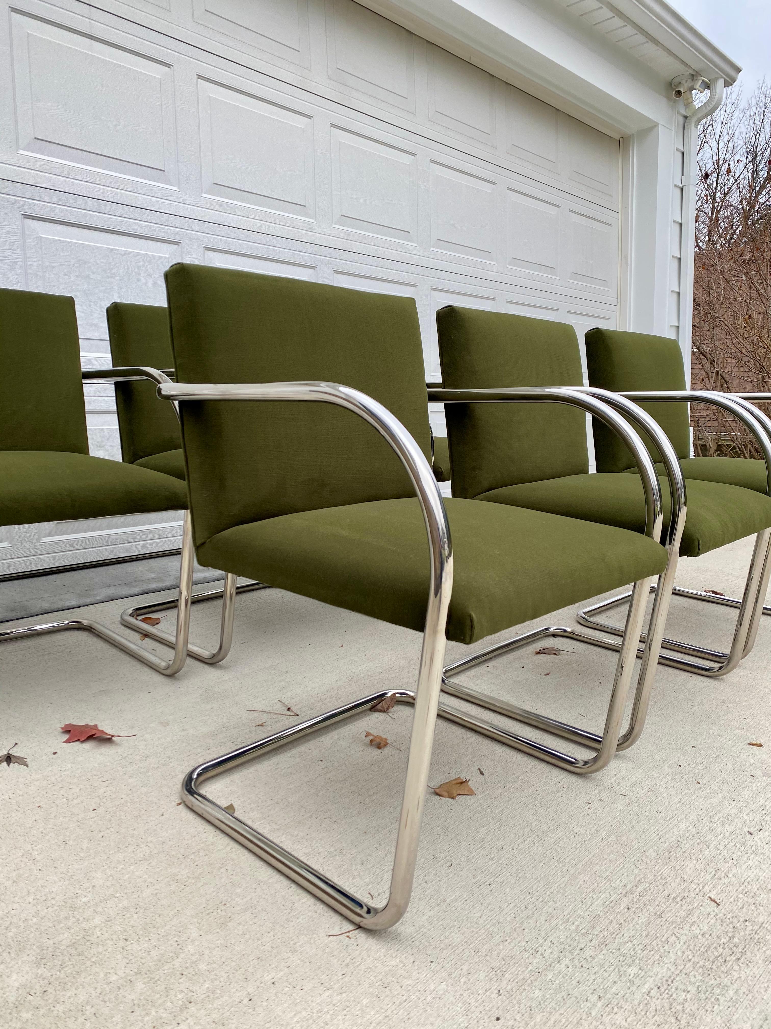 Late 20th Century Set of 6 Chrome Mies Van Der Rohe Tubular Brno Chairs by Knoll in Green Velvet For Sale