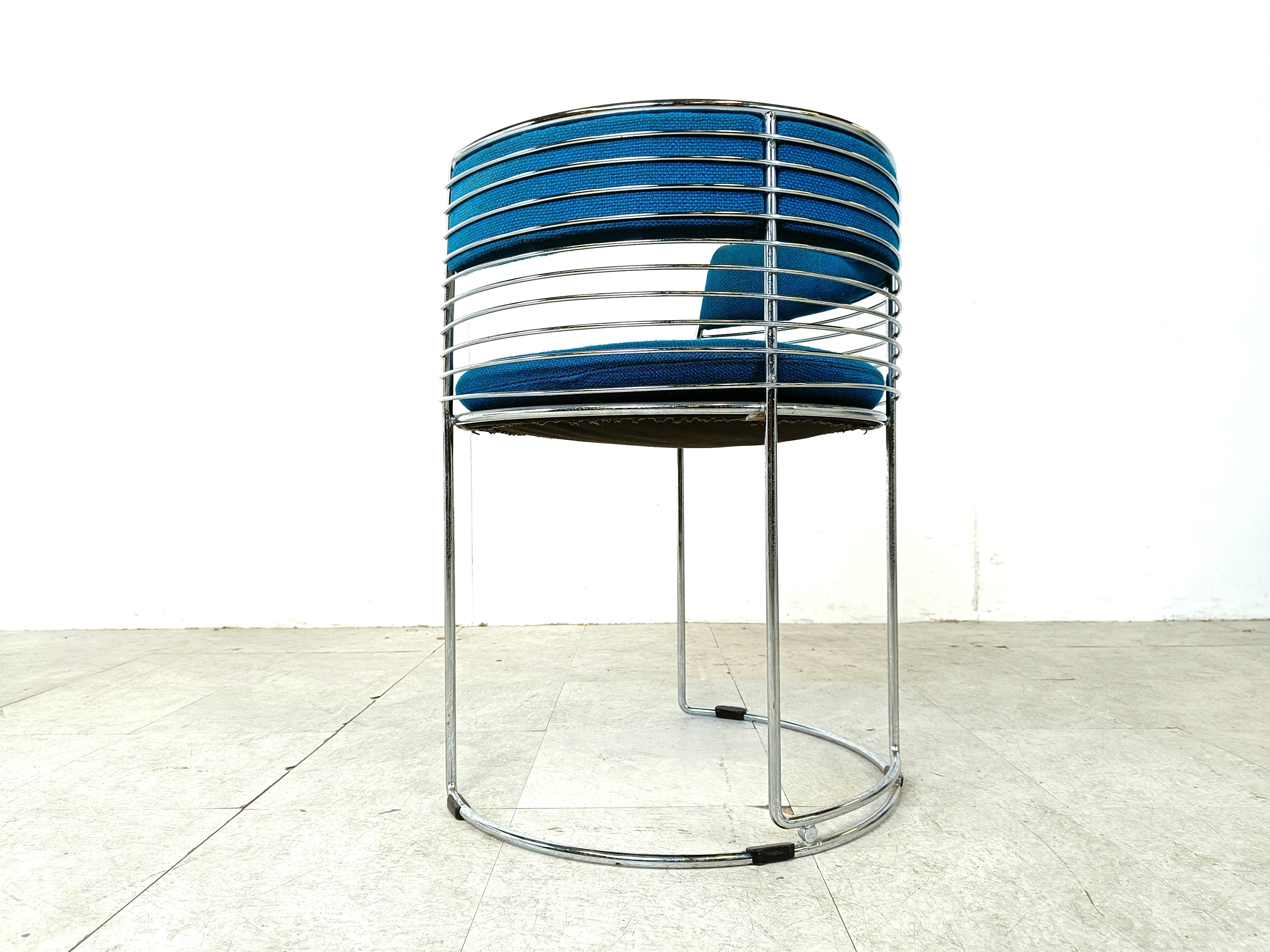 Set of 6 chrome wire and blue fabric dining chairs, 1970s For Sale 4