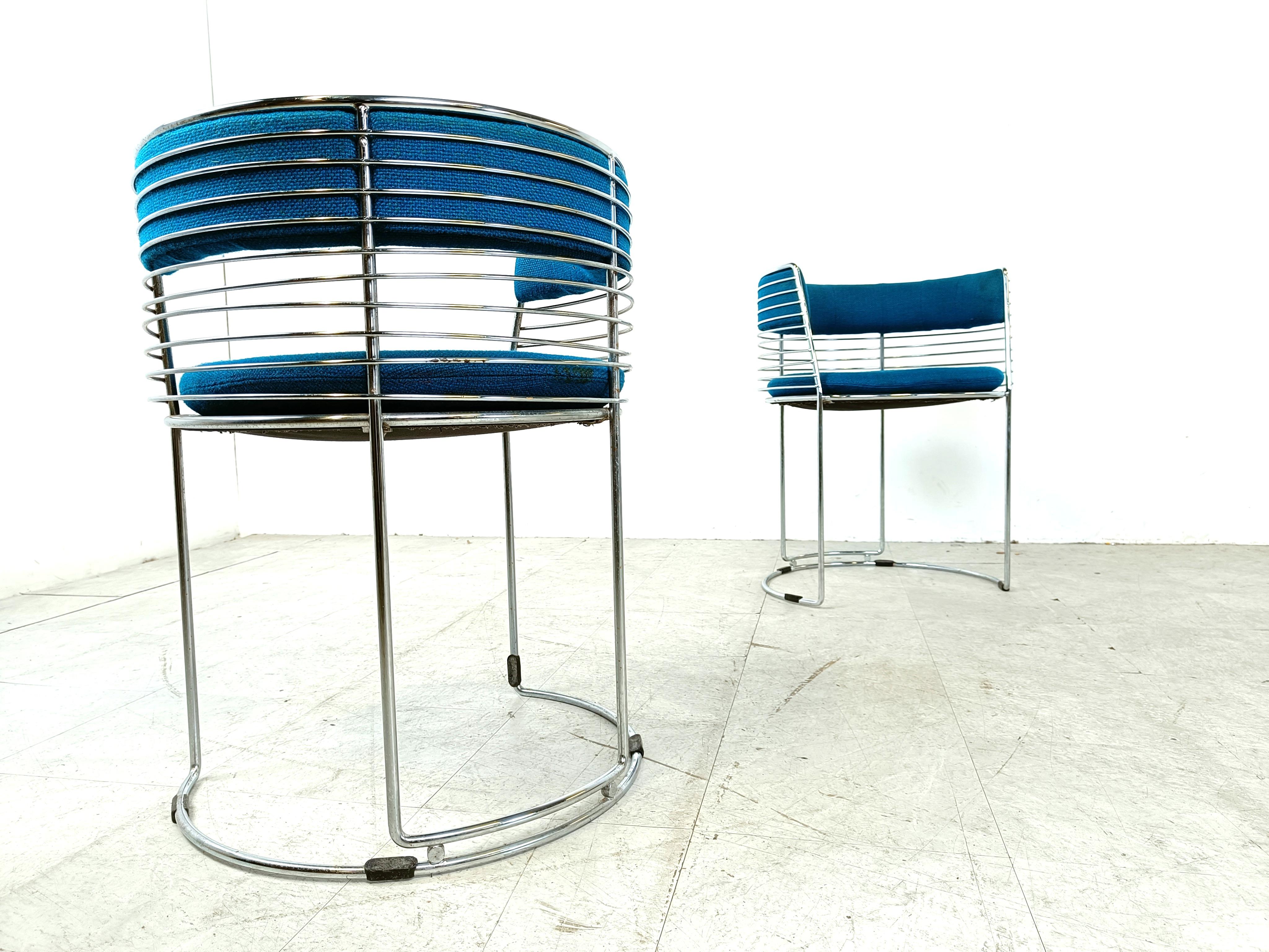 Set of 6 chrome wire and blue fabric dining chairs, 1970s For Sale 2