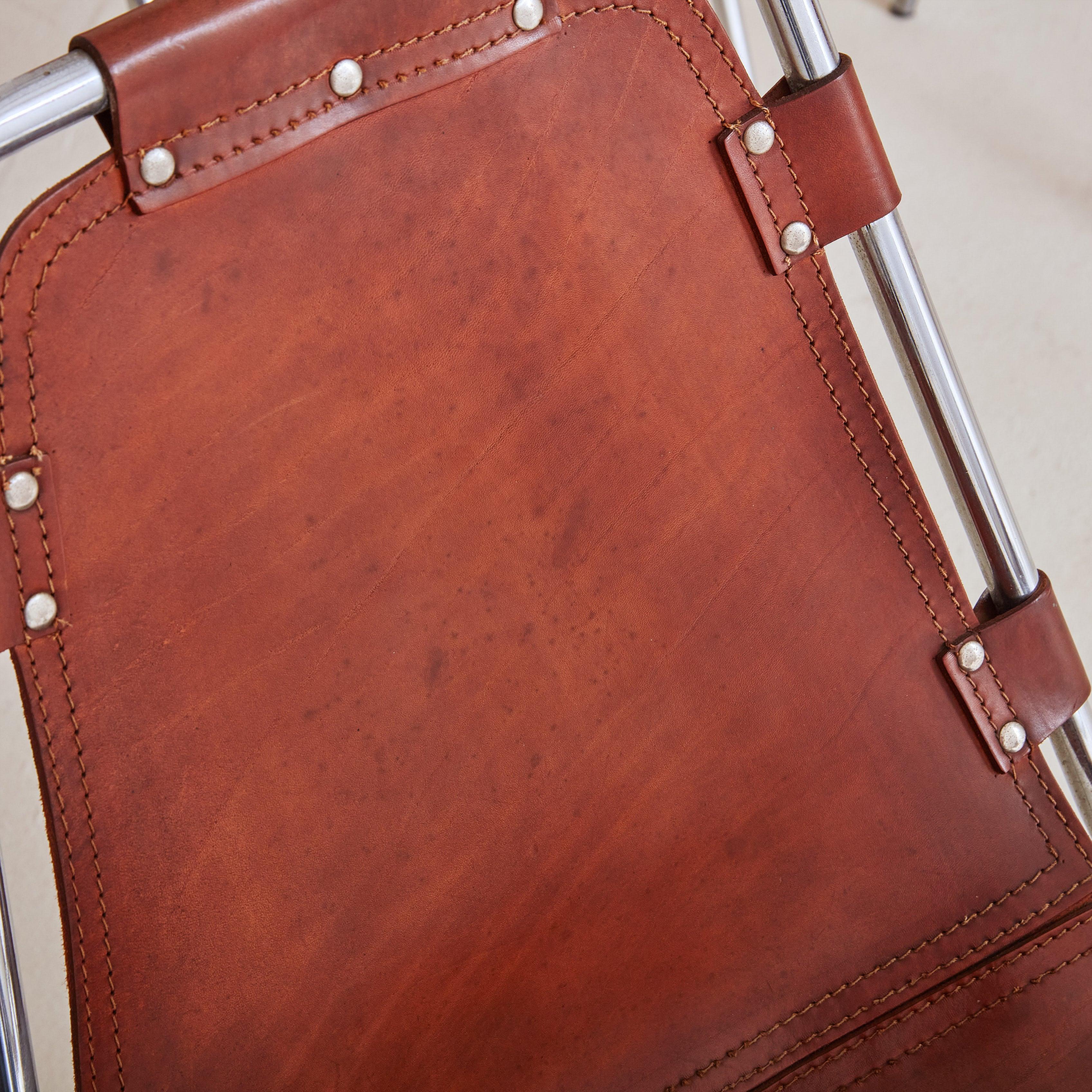 Fine XX secolo Set di 6 sedie Les Arcs in pelle cognac attribuite a Charlotte Perriand in vendita