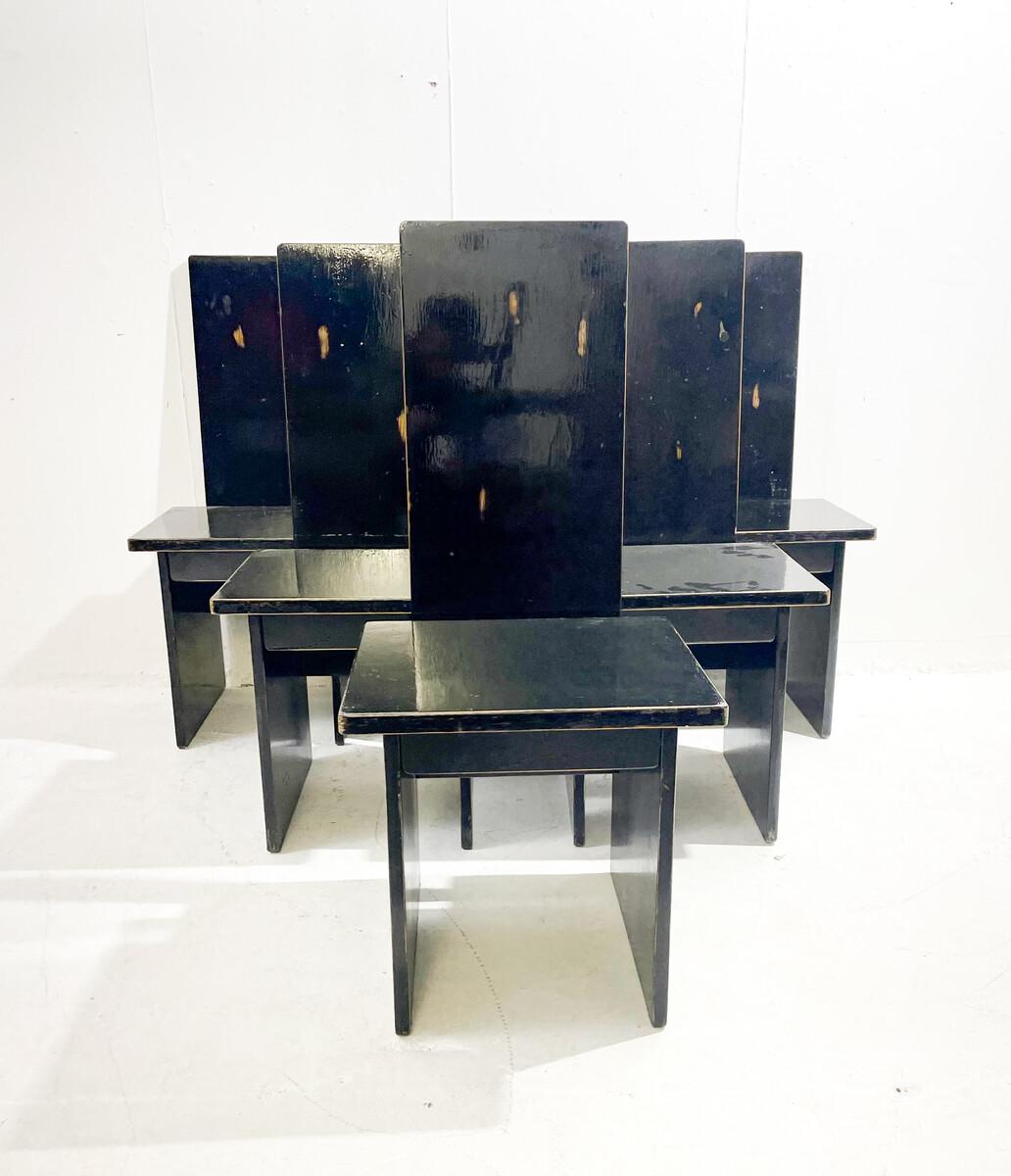 Mid-Century Modern Ensemble de 6 chaises de salle à manger constructivistes en bois noir, Hongrie, années 1930 en vente