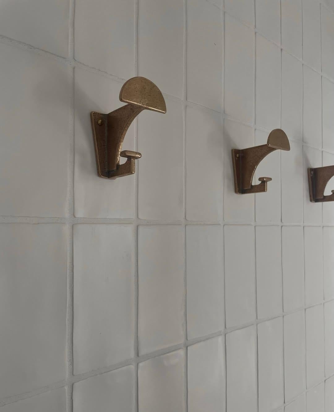 Set of 6 Contemporary Compass Hooks by Henry Wilson, Various Finishes For Sale 2