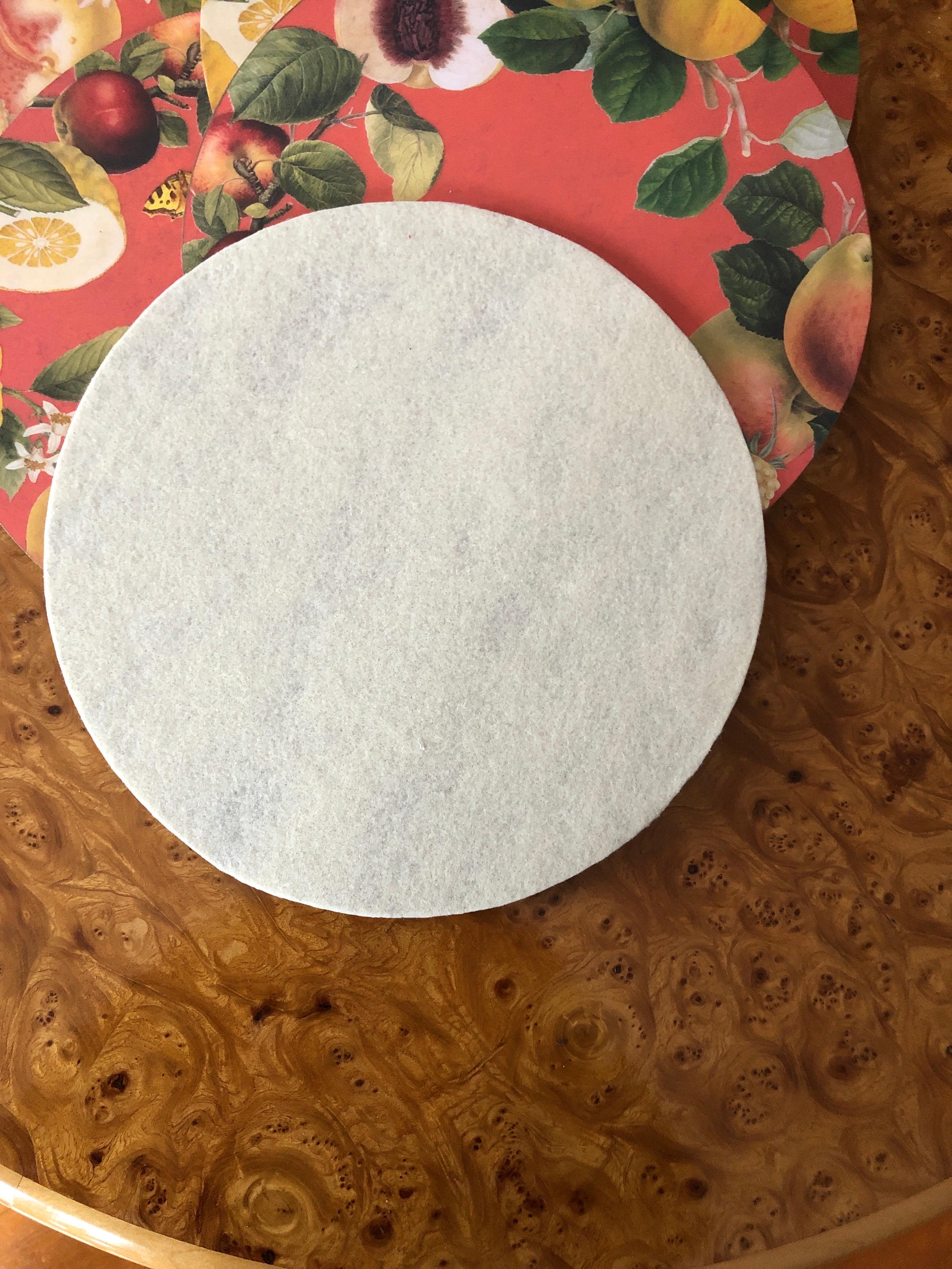 Set of 6 Coral Ground Handmade Decoupage Round Place Mats In New Condition For Sale In Hudson, NY