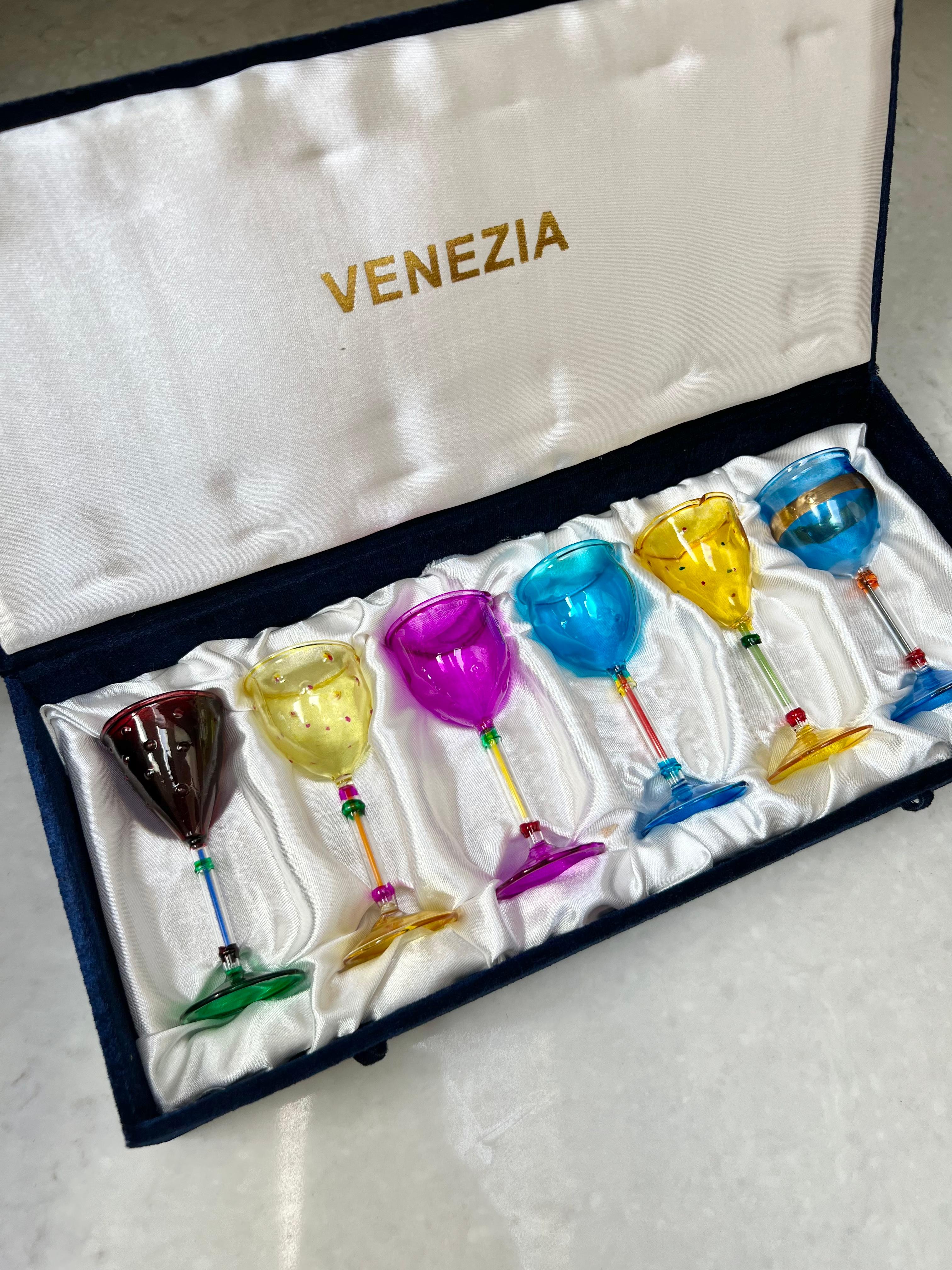 Set of 6 Cordial Glasses by Antonio Salviati for Venezia, 20th Century In Good Condition In View Park, CA