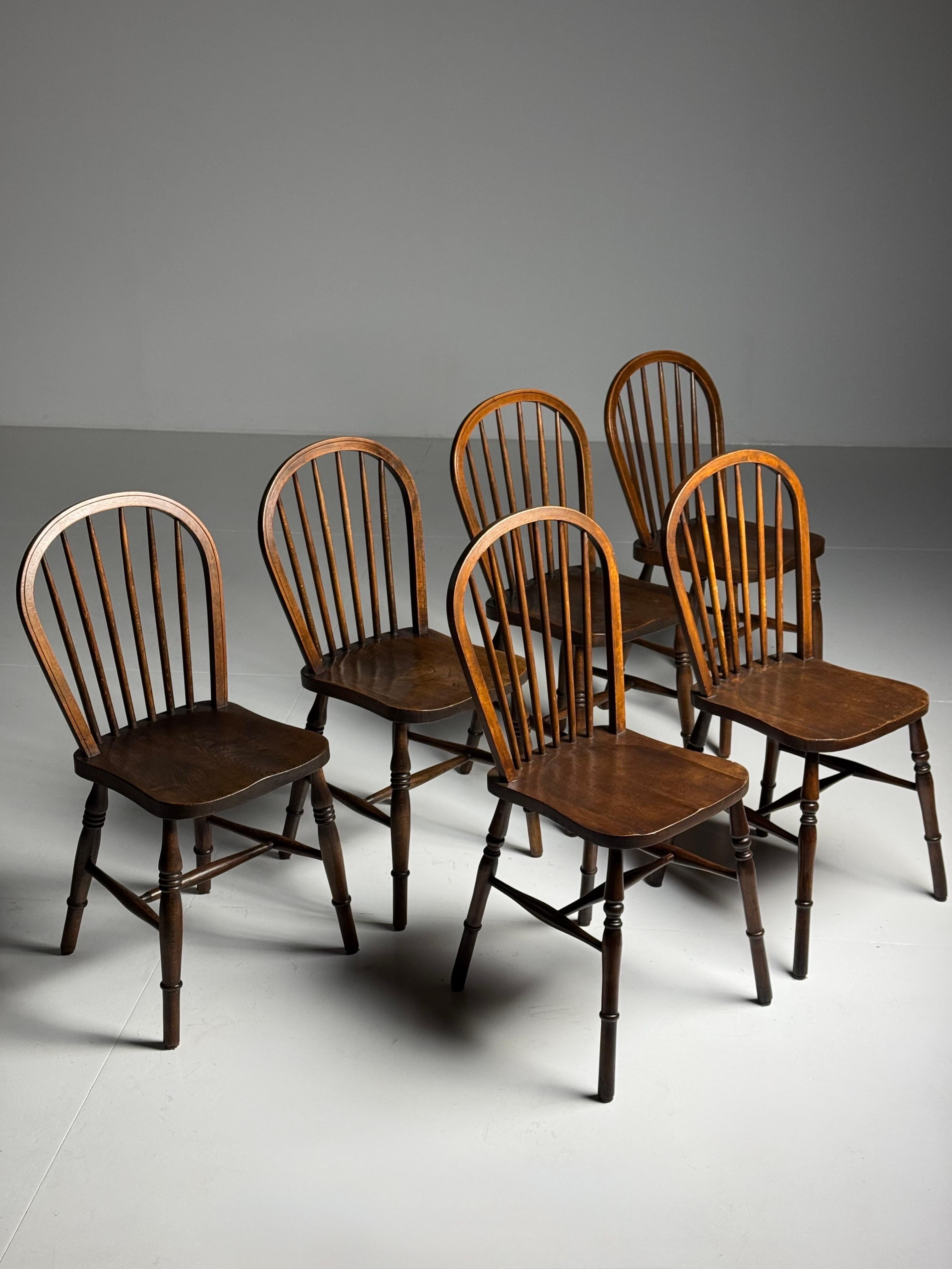Set of 6 Country style Windsor Chairs For Sale