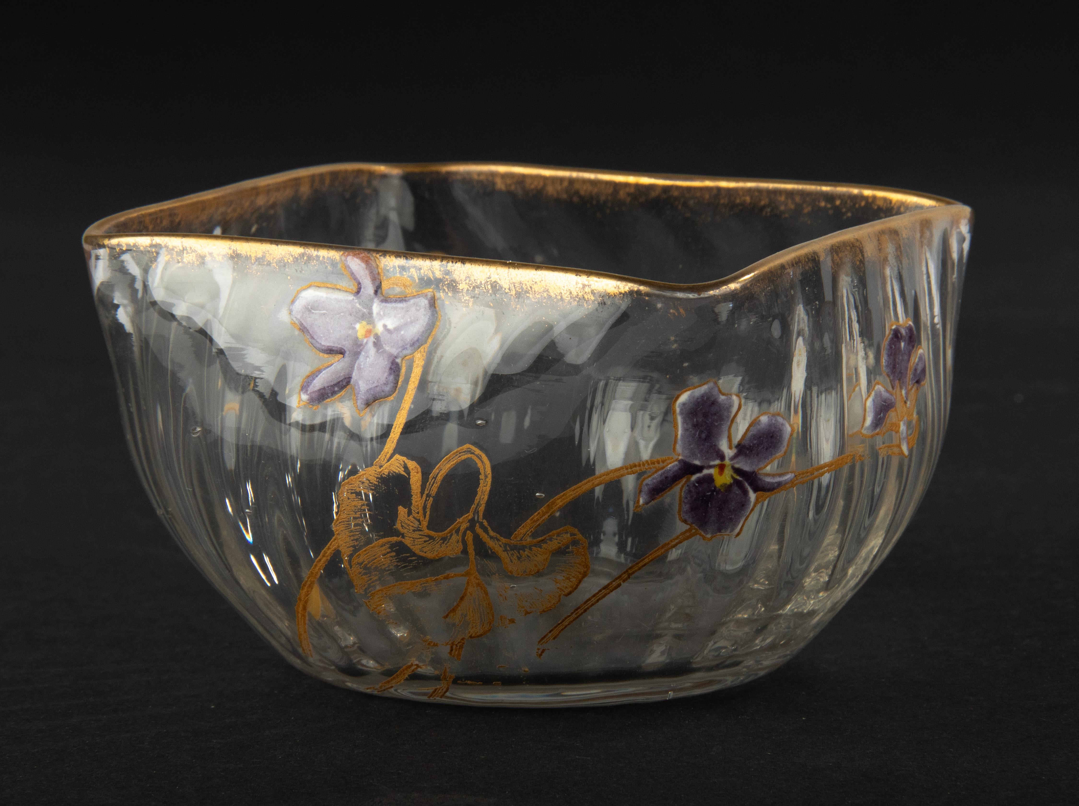 Français Ensemble de 6 bols en cristal Art Nouveau peints à la main avec des fleurs attribués à Daum Nancy en vente