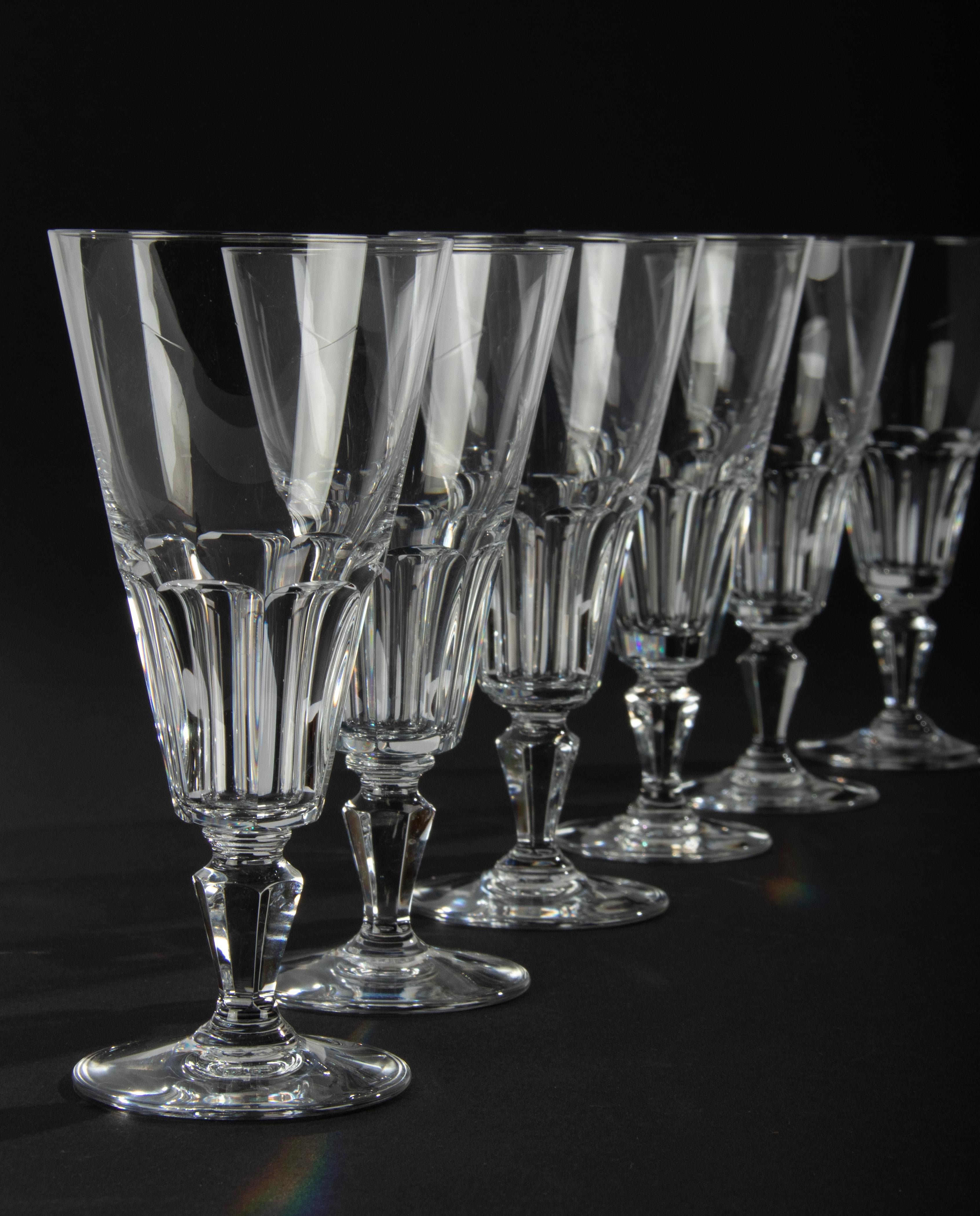 Ensemble de 6 flûtes à champagne en cristal fabriquées par Baccarat 2