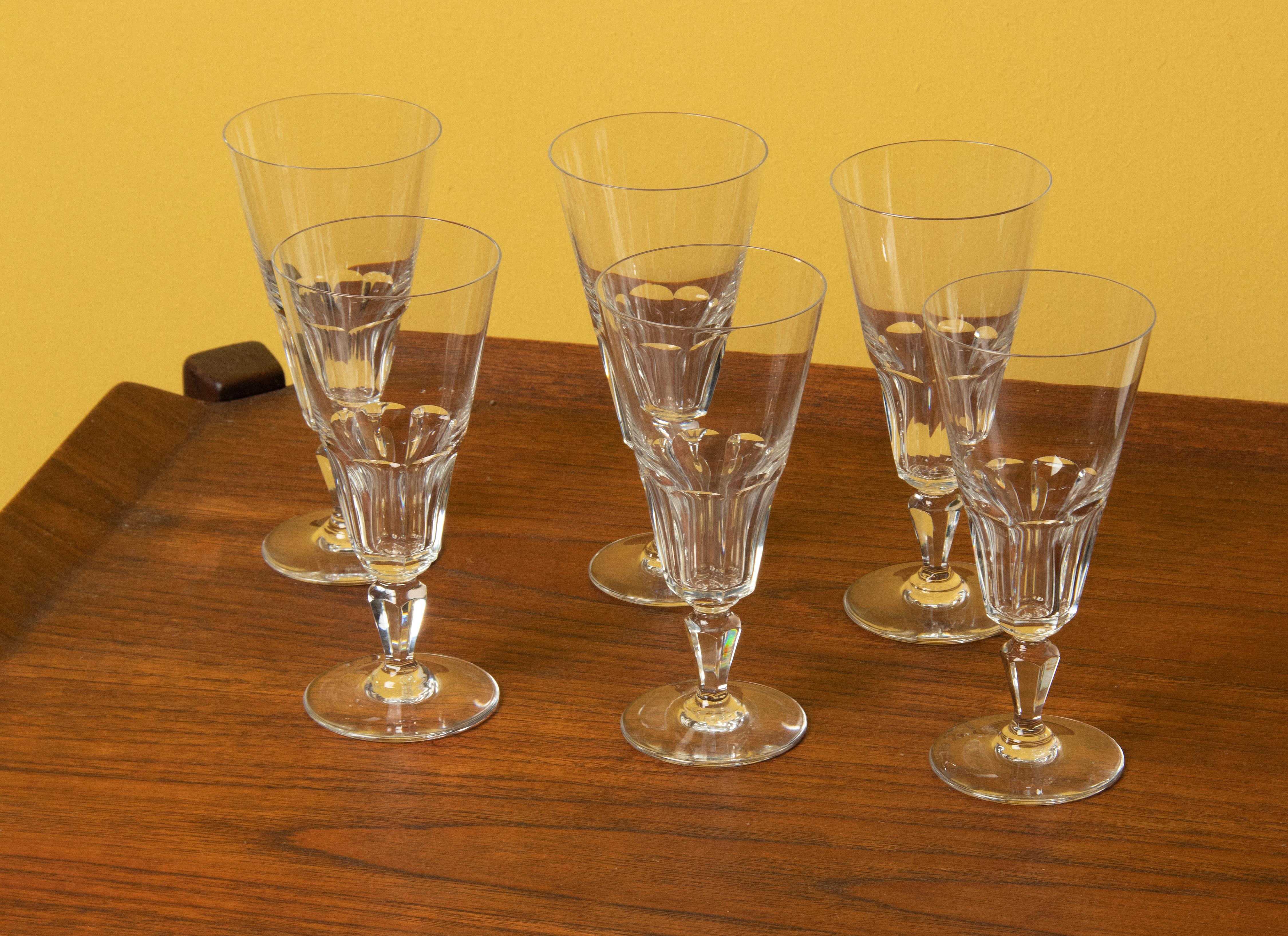 Milieu du XXe siècle Ensemble de 6 flûtes à champagne en cristal fabriquées par Baccarat