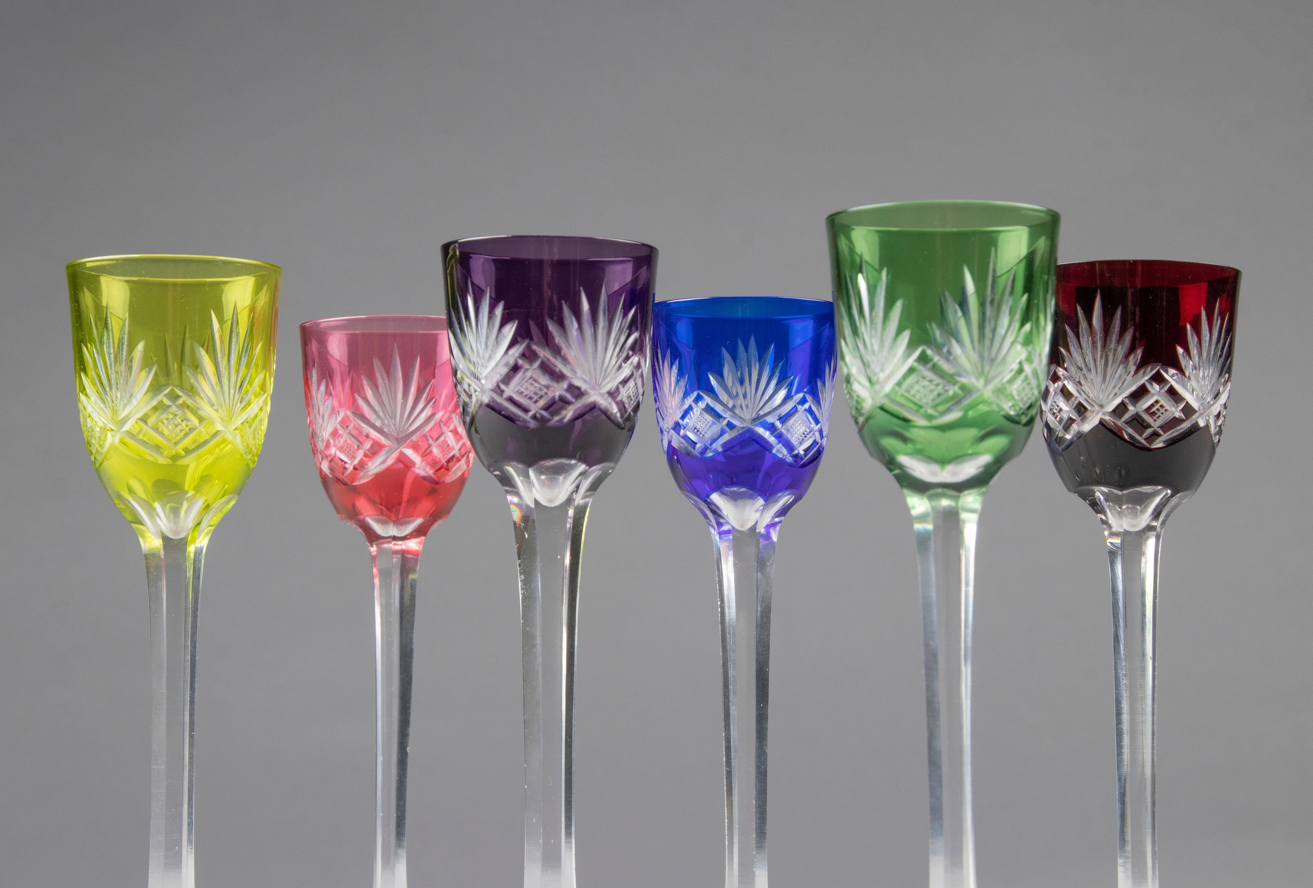 Set of 6 Crystal Colored Liquor Glasses Made by Val Saint Lambert In Good Condition In Casteren, Noord-Brabant