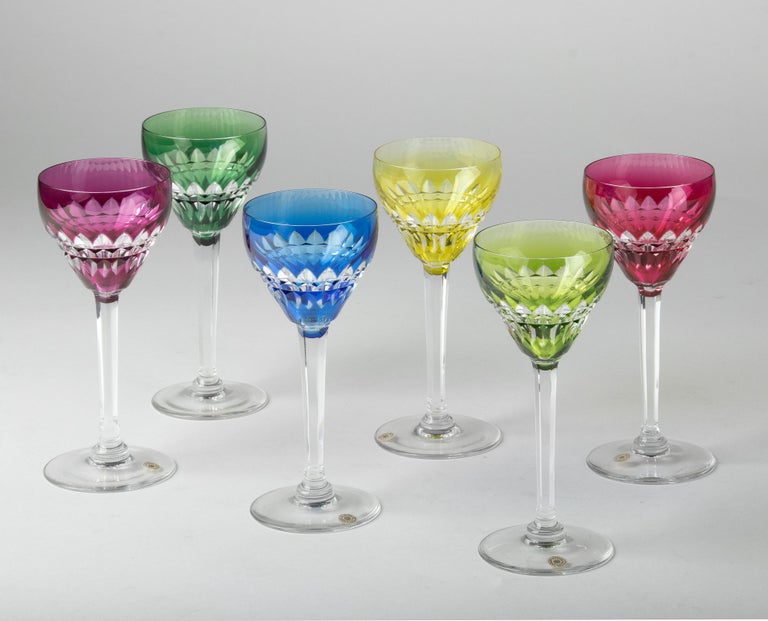 https://a.1stdibscdn.com/set-of-6-crystal-colored-wine-glasses-by-val-saint-lambert-circa-1950-for-sale-picture-2/f_49042/f_284114521651047664841/Val_Saint_Lambert_Crystal_Wineglasses_6x_02_master.jpg?width=768