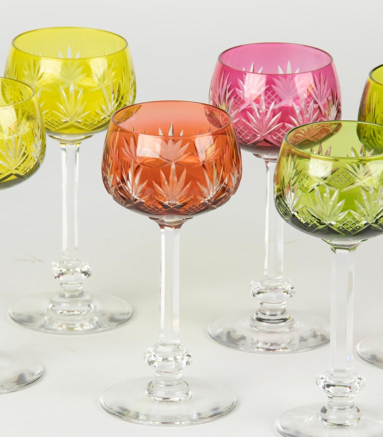 https://a.1stdibscdn.com/set-of-6-crystal-colored-wine-glasses-made-by-val-saint-lambert-for-sale-picture-3/f_49042/f_321743521673459361688/Wineglasses_Bohemian_style_Crystal_Green_red_purple_01b_master.jpg?width=768