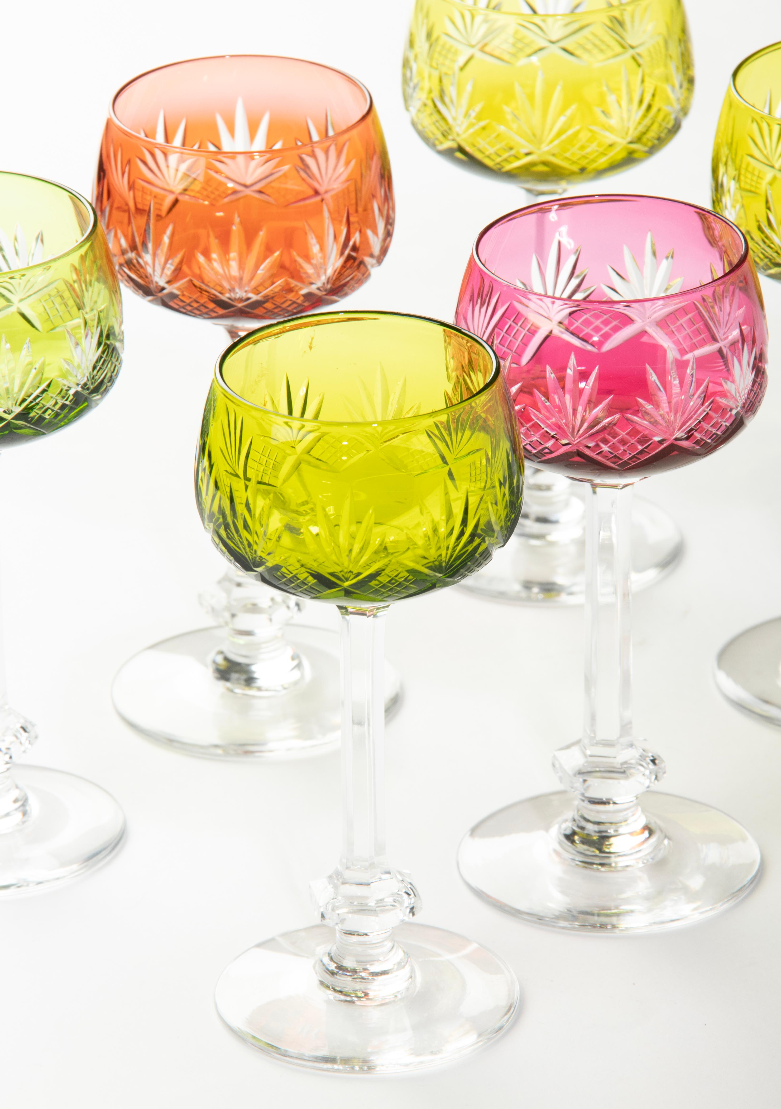Set von 6 farbigen Kristall-Weingläsern von Val Saint Lambert  (Belle Époque) im Angebot