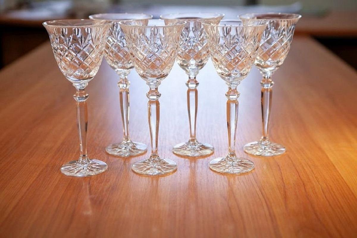 Set of 6 Crystal Wine or Water Glasses (9.5 fl_oz) - hand crafted In New Condition For Sale In Opole, PL
