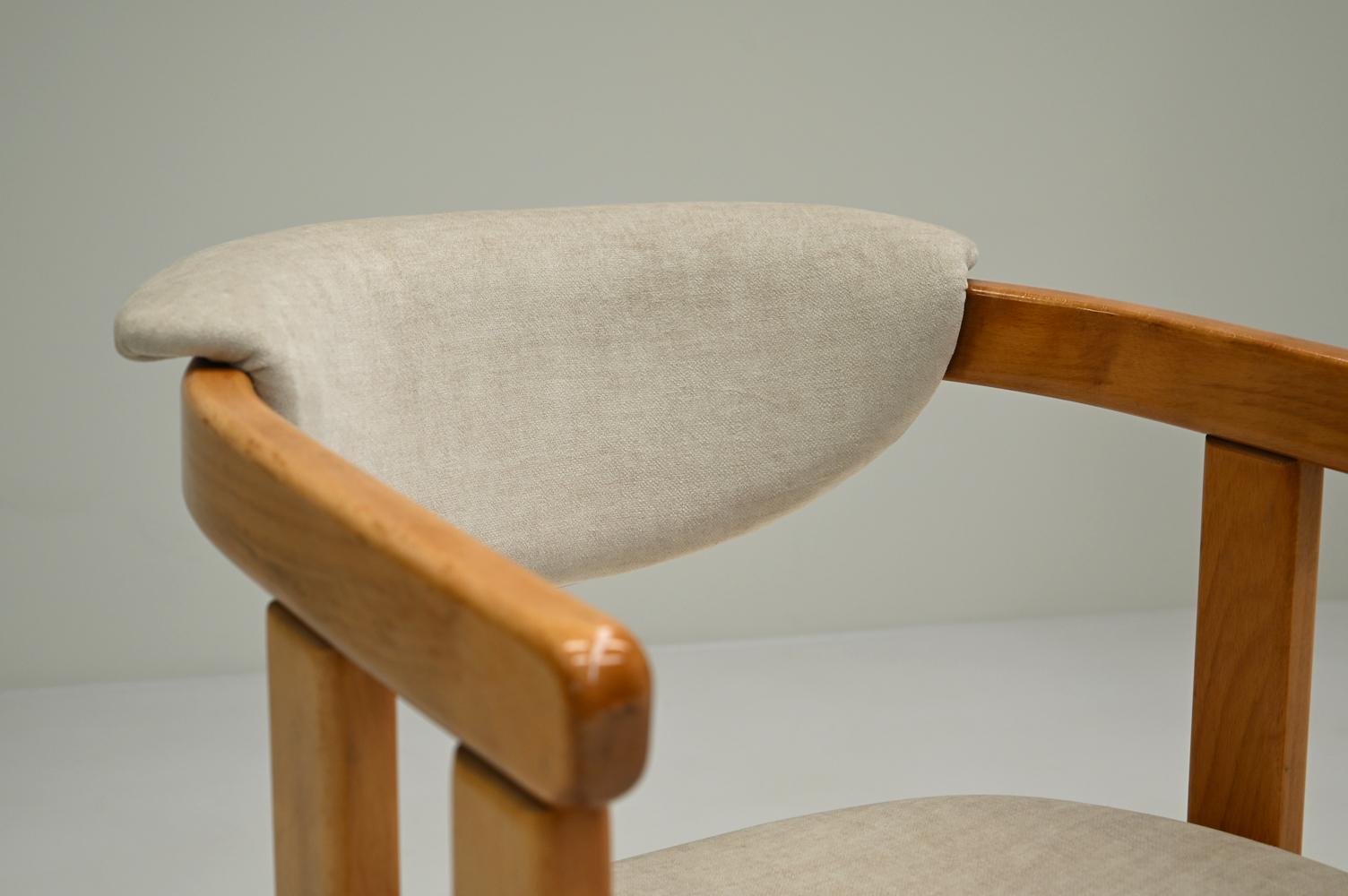 Juego de 6 sillas de comedor de madera de haya curverd, años 60 Alemania. Tela en venta