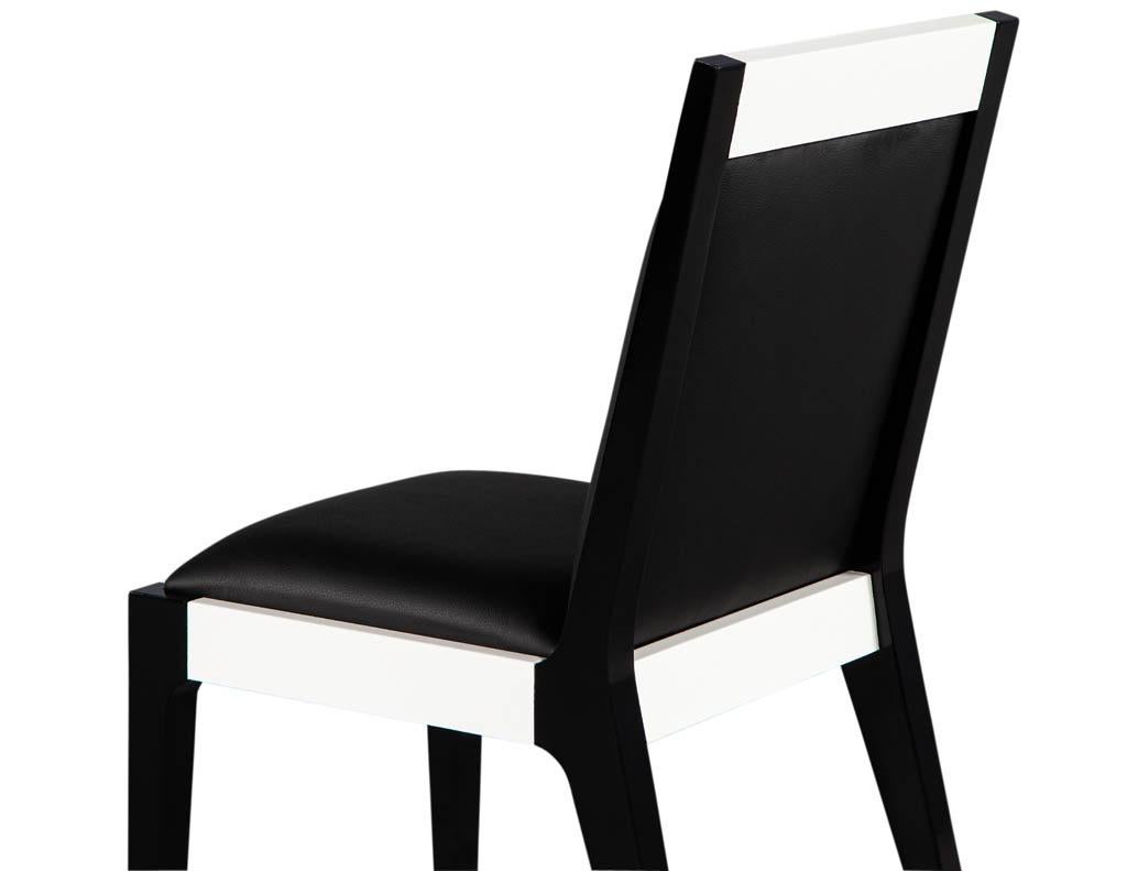 Ensemble de 6 chaises de salle à manger modernes et personnalisées en cuir noir et blanc par Carrocel en vente 2