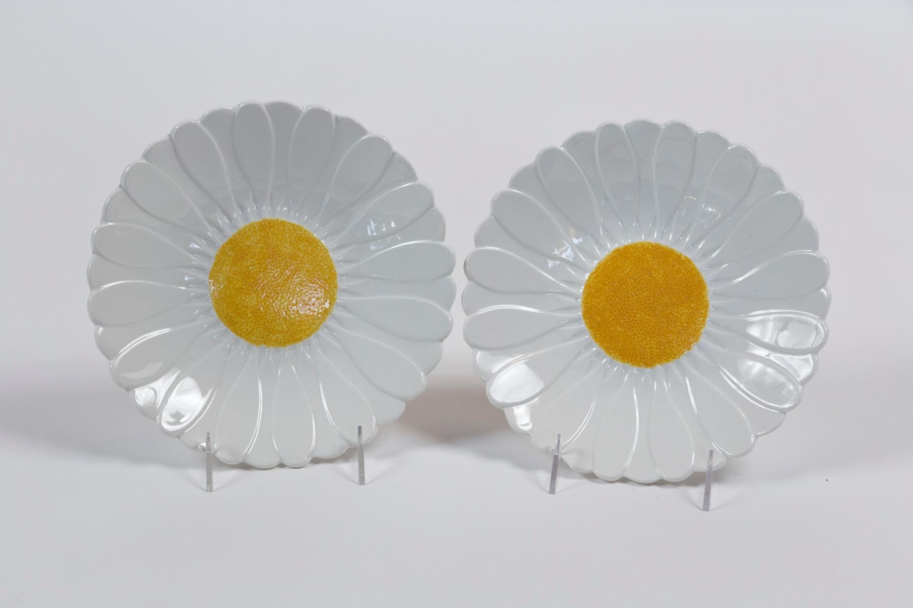 20ième siècle Ensemble de 6 assiettes à marguerite, Gien, France, vers 1950