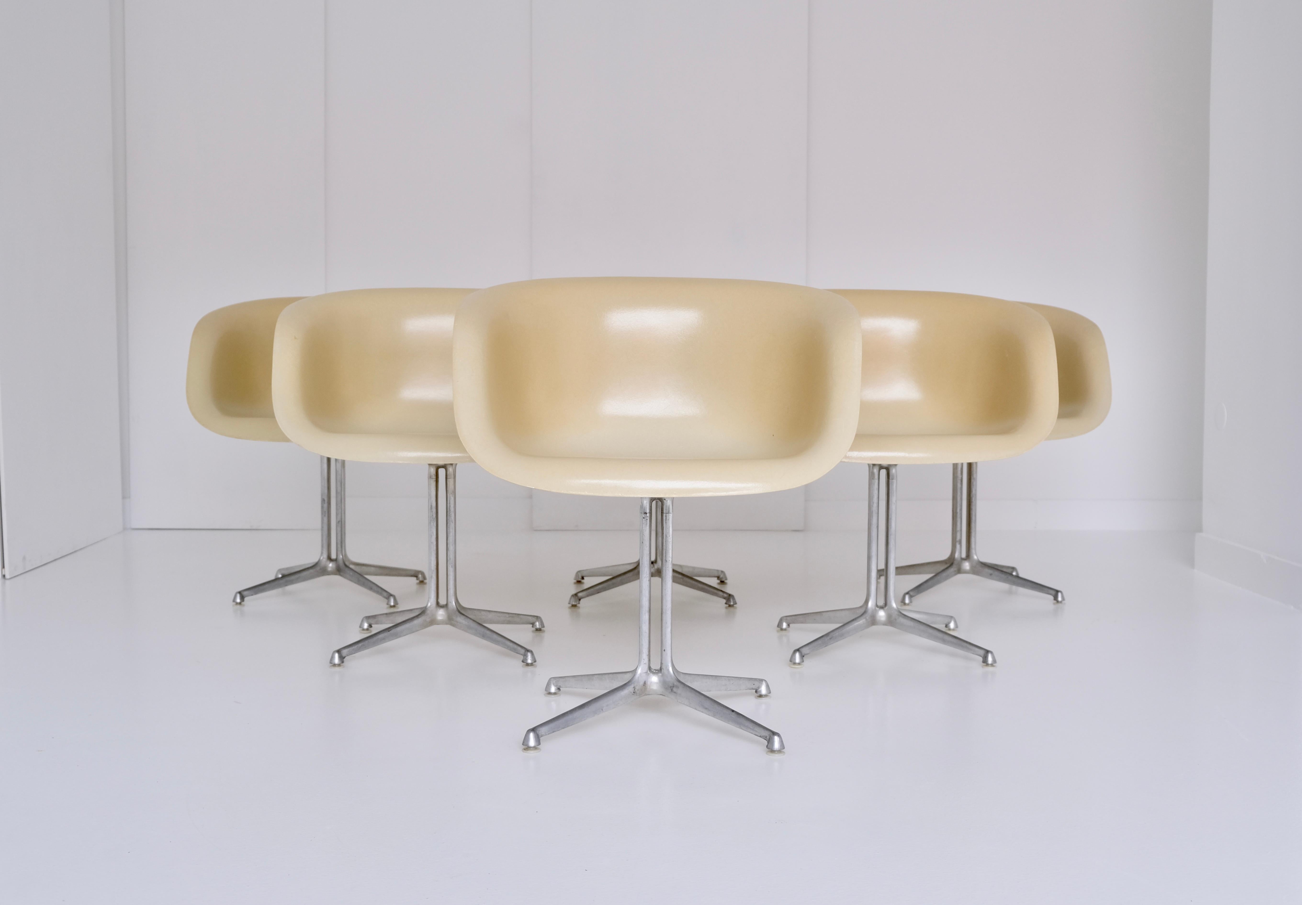 Mid-Century Modern Set of 6 DAL 'Dining Armchair La Fonda' by Ray & Charles Eames for Herman Miller