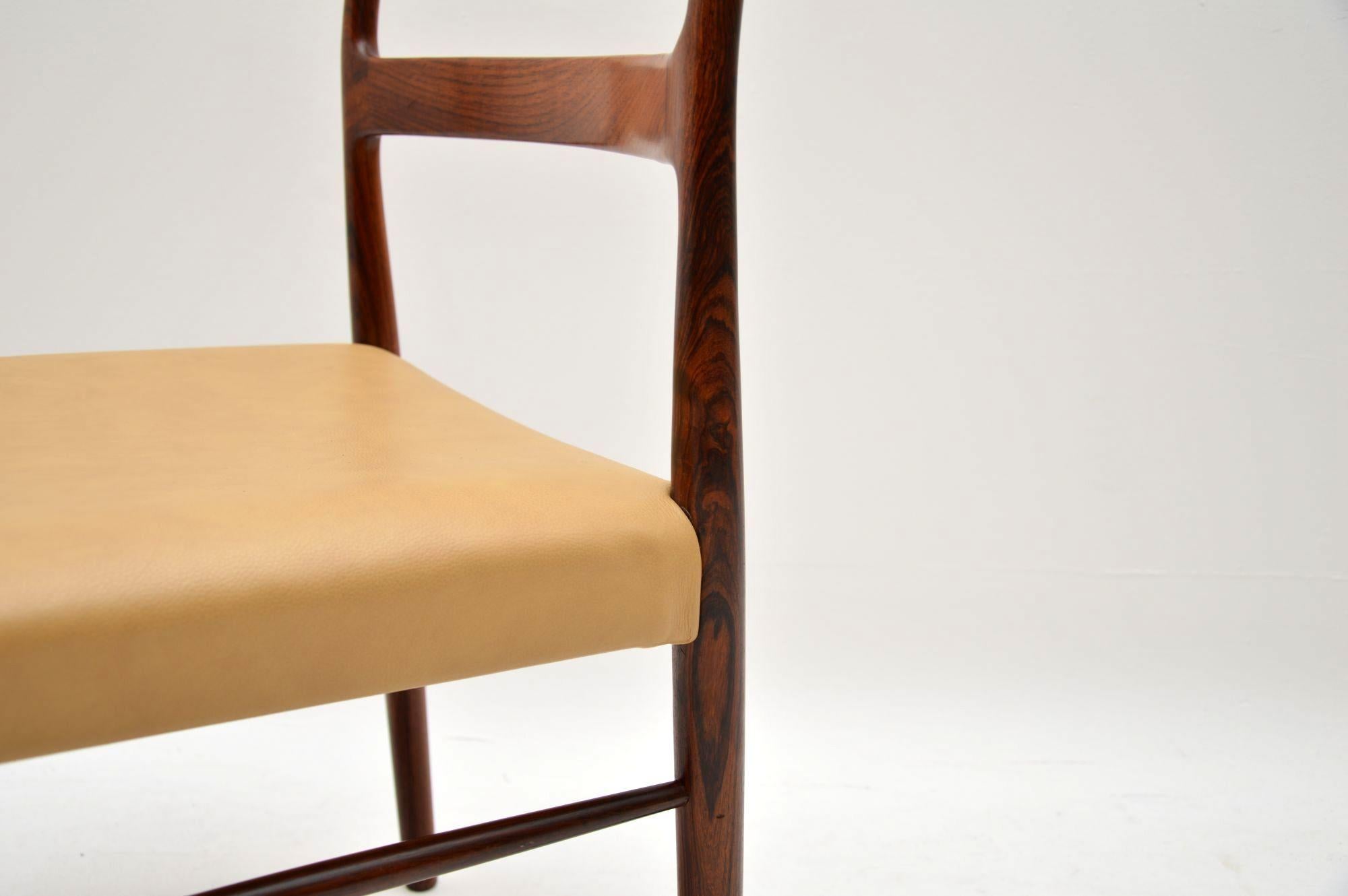 Set of 6 Danish Dining Chairs by Soren Willasden 2