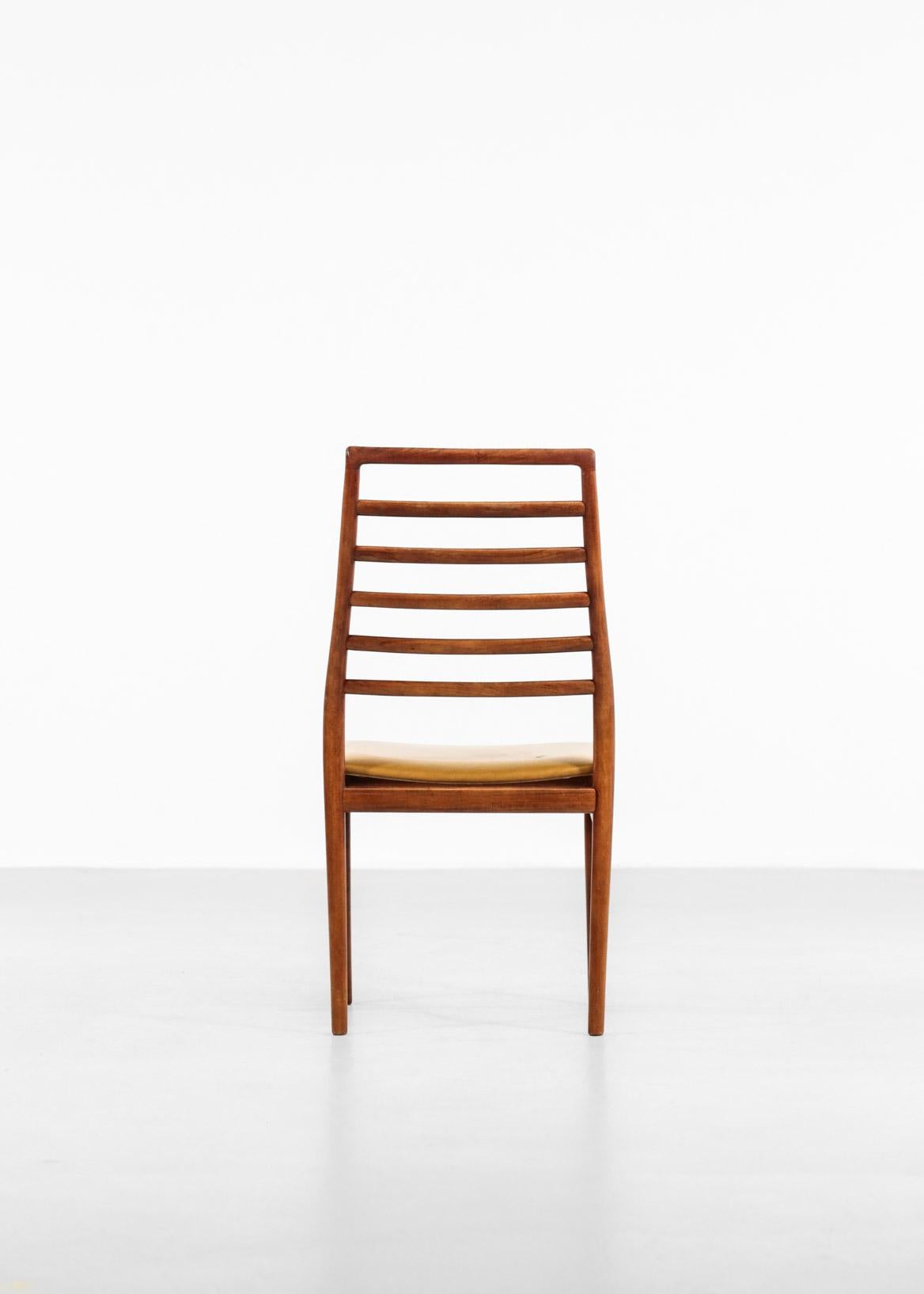 Set of 6 Danish Dining Chairs Scandinavian Design For Sale 2