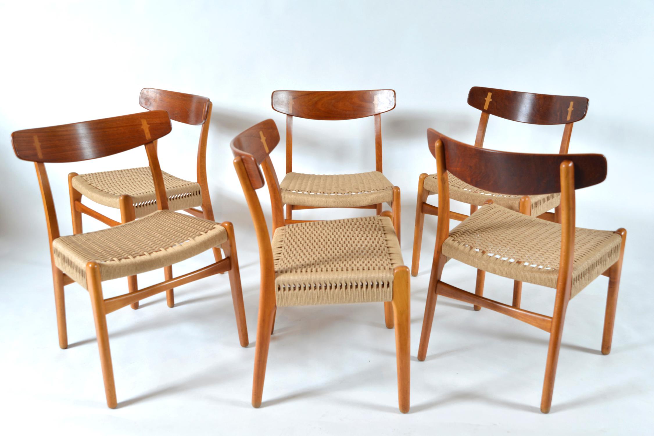Danese Set di 6 sedie da pranzo danesi Hans Wegner CH-23 in Beeche e Teak Carl Hansen 1950s in vendita