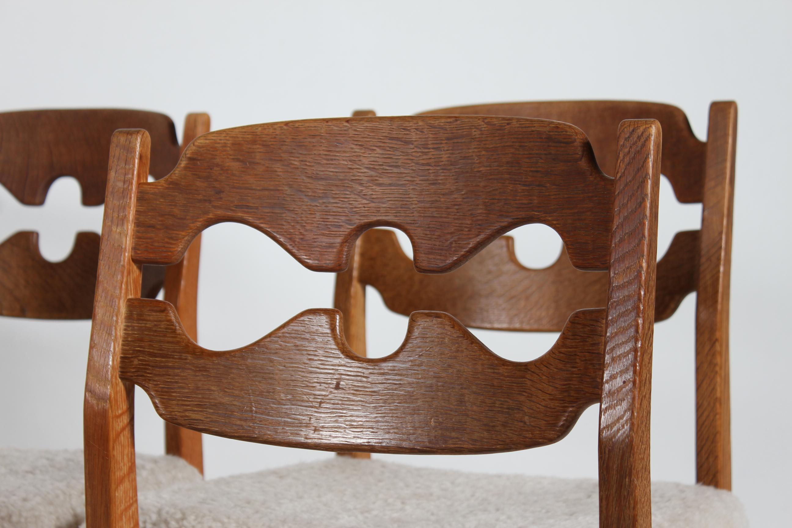 Satz von 6 dänischen Henning Kjærnulf Razor Blade Stühlen aus OAK + New Sheepskin 1970s (Ende des 20. Jahrhunderts) im Angebot