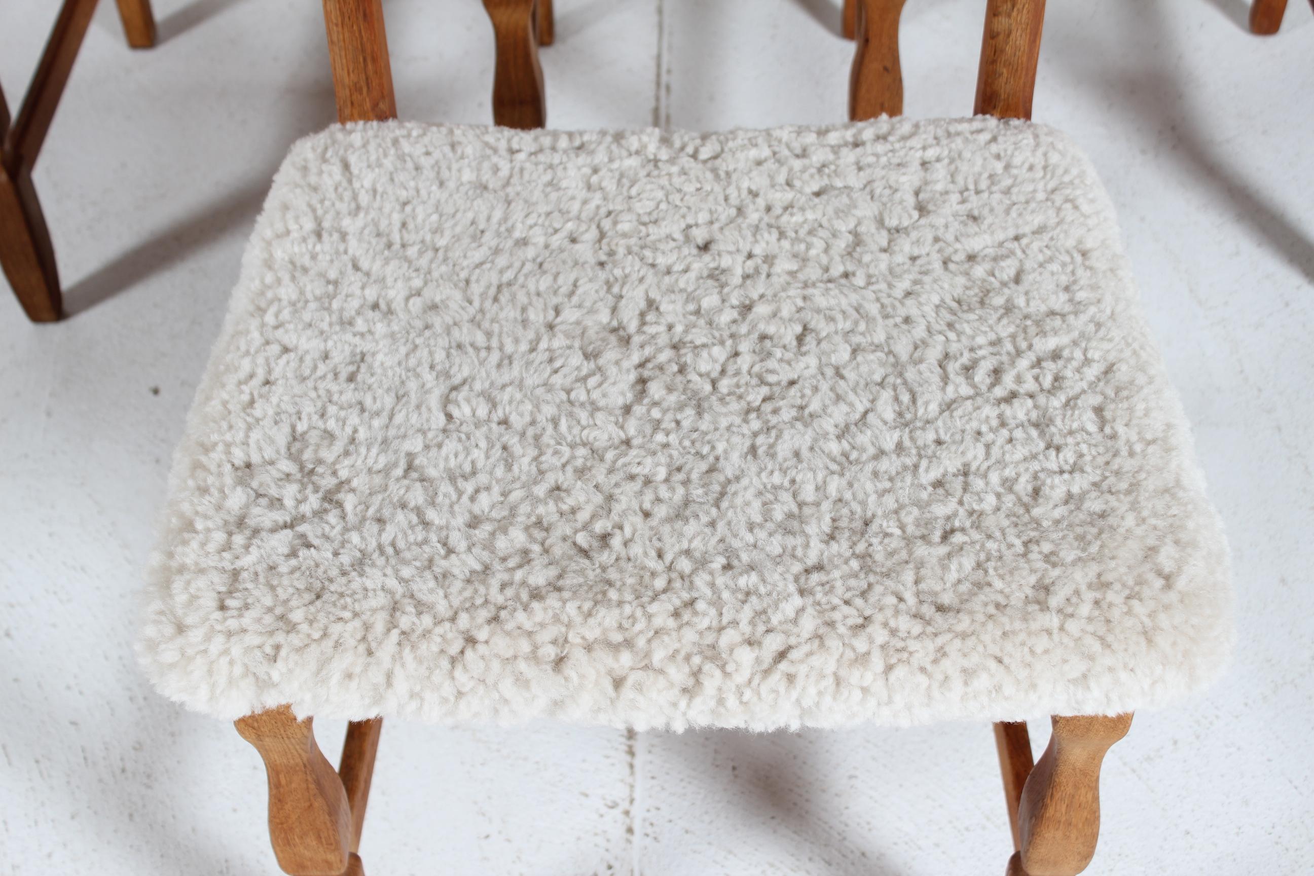 Set of 6 Danish Henning Kjærnulf Razor Blade Chairs of Oak + New Sheepskin 1970s For Sale 3