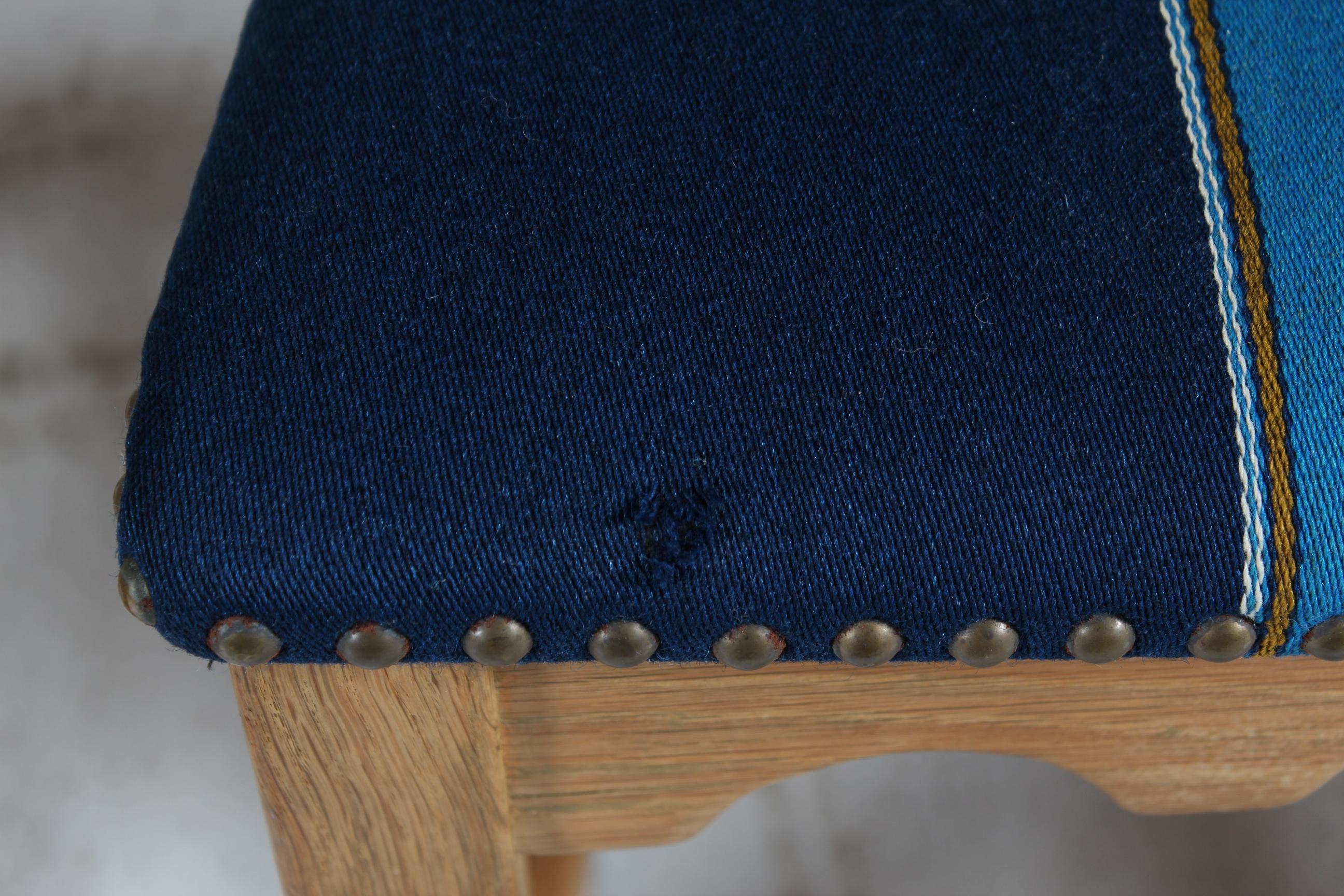 Satz von 6 dänischen Henning Kjærnulf Rasierklingenstühlen aus Eiche + Originalwolle 1970er im Angebot 2