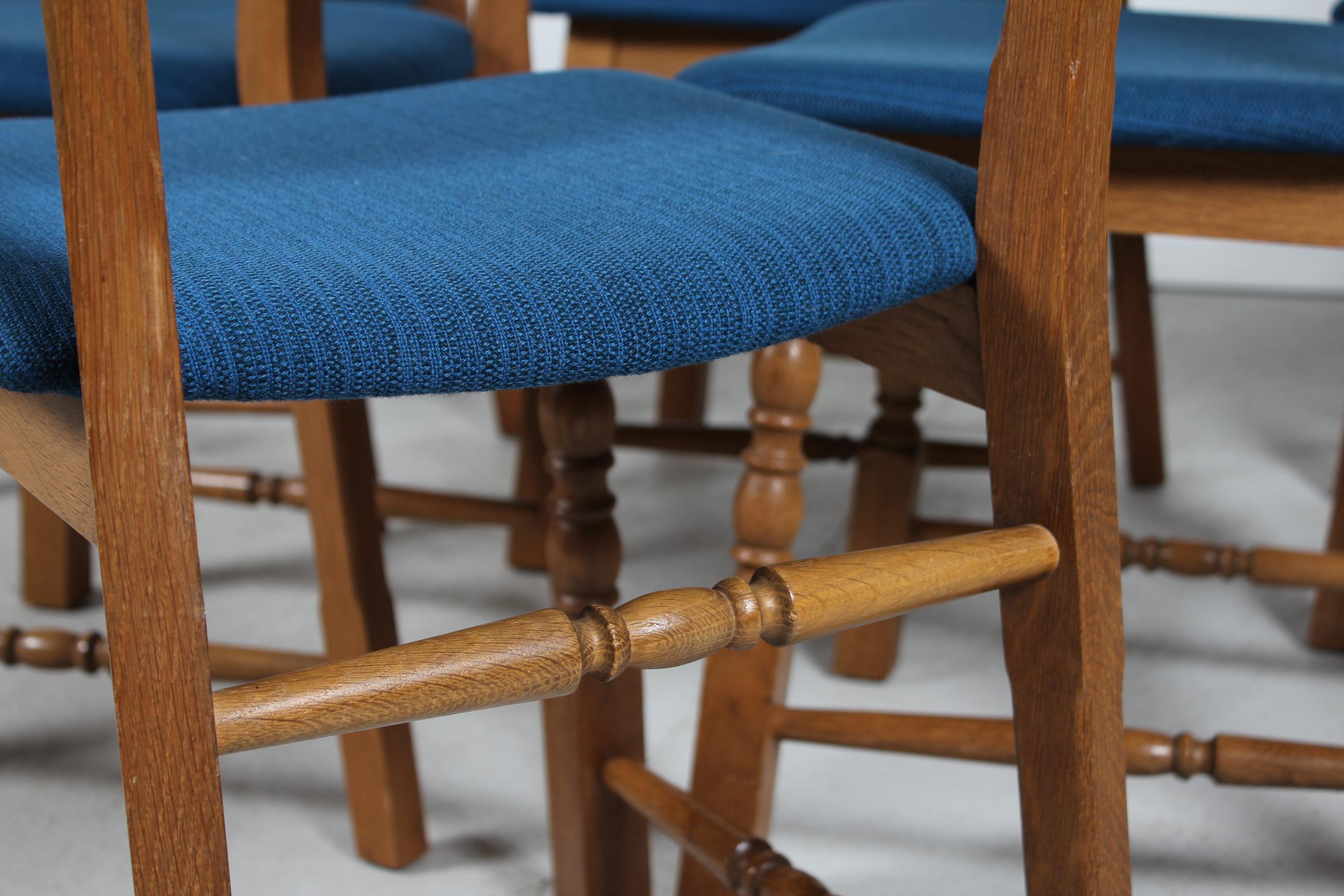 Ensemble de 6 chaises de salle à manger danoises de style Henning Kjærnulf en Oak foncé, années 1970 en vente 3