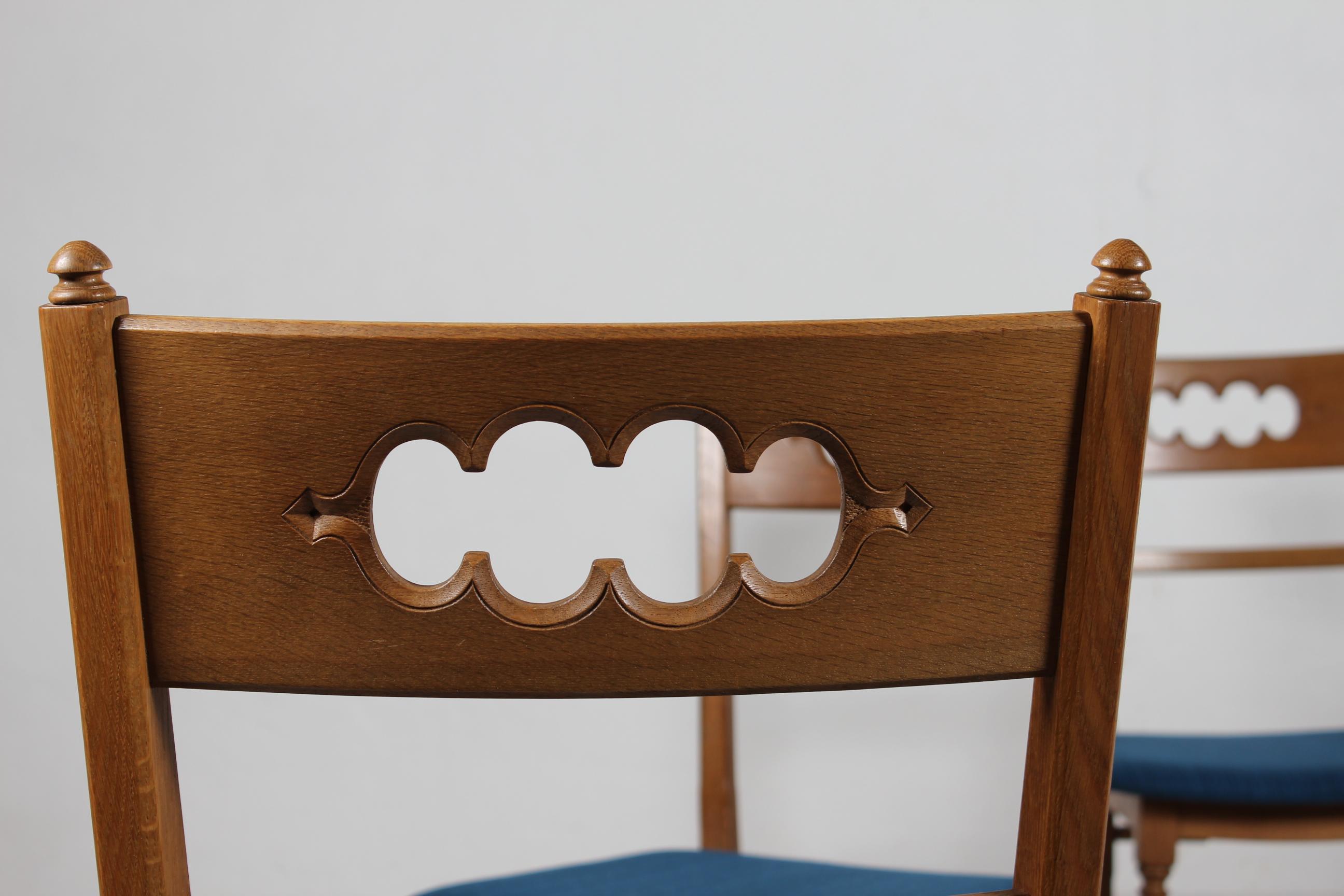 Ensemble de 6 chaises de salle à manger danoises de style Henning Kjærnulf en Oak foncé, années 1970 Bon état - En vente à Silkeborg, Silkeborg