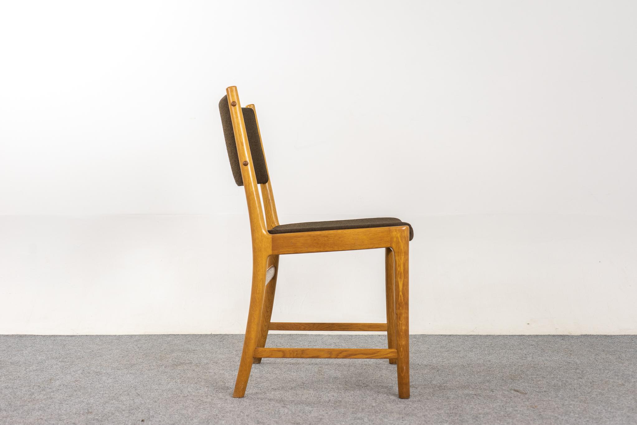 Set of 6 Danish Mid-Century Modern Oak Dining Chairs by Kai Lyngfeldt Larsen For Sale 2