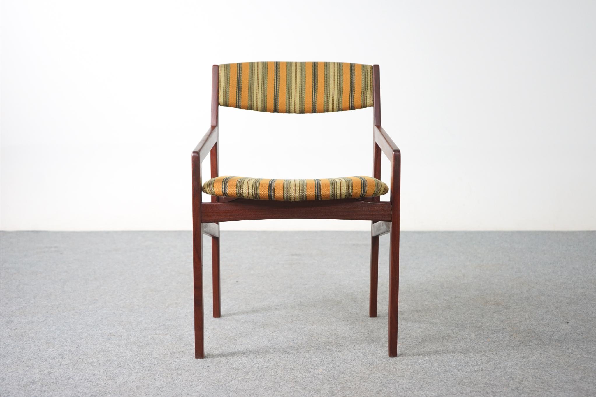 Mid-20th Century Set of 6 Danish Mid-Century Modern Teak Dining Chairs