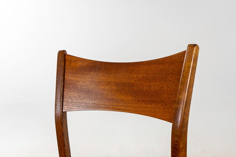 Set of 6 Danish MidCentury Modern Teak and Oak Dining Chairs For Sale