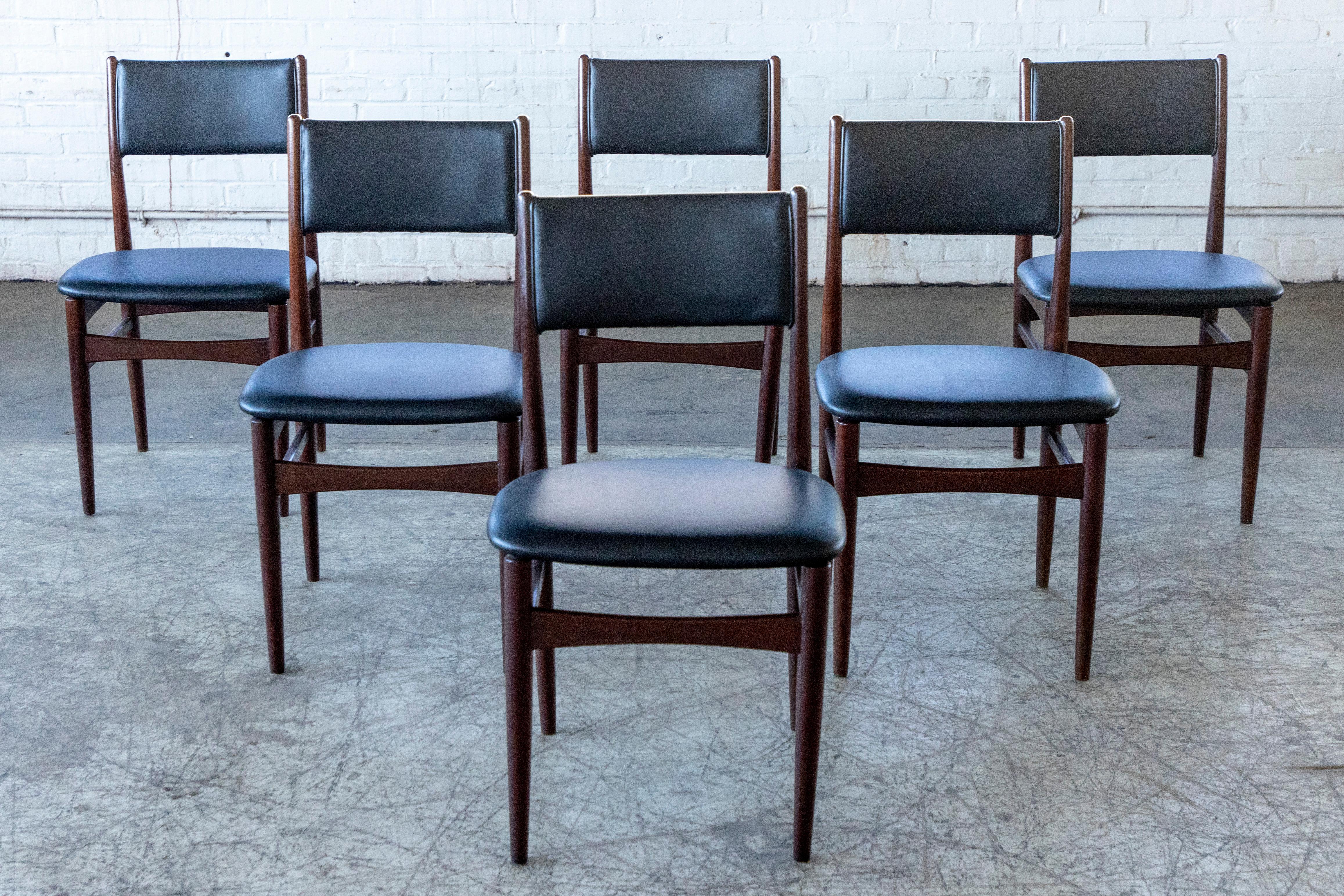 Set of 6 Danish Midcentury Dining Chairs in Teak and Black Leather For Sale 4