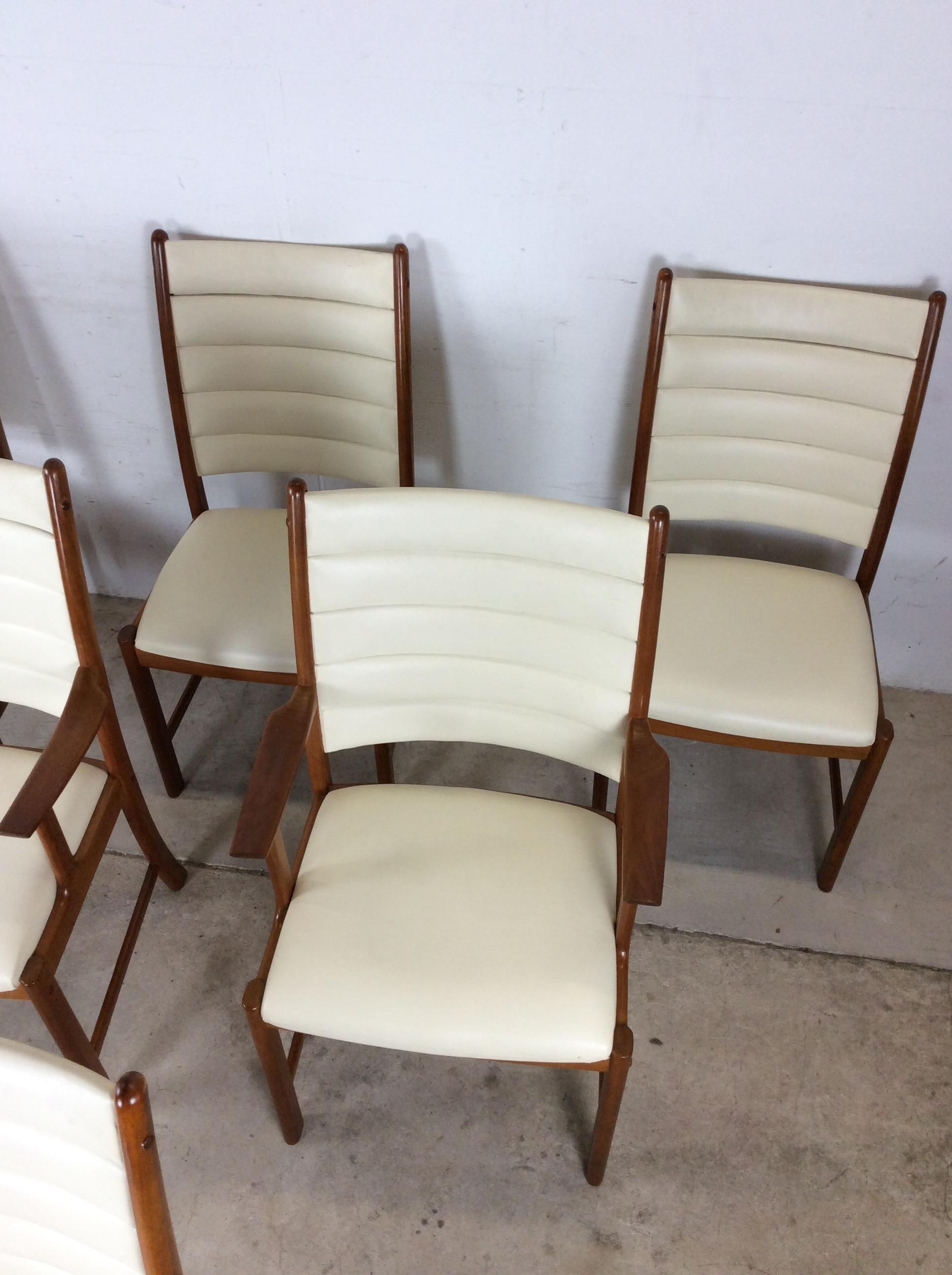 Scandinave moderne Ensemble de 6 chaises de salle à manger modernes danoises avec revêtement en cuir en vente