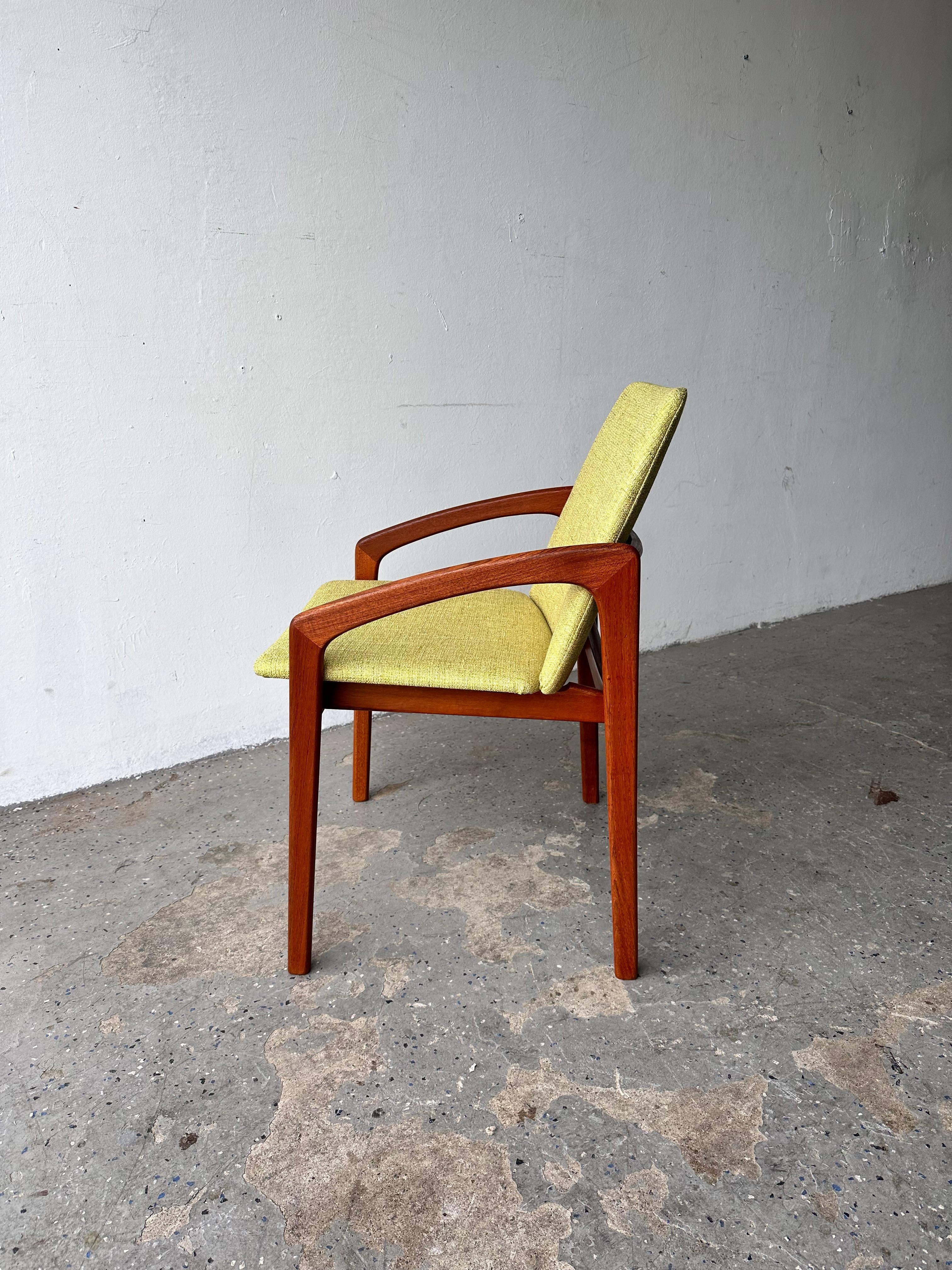 Set of 6 Danish Modern Model 23  Dining Chairs by Henning Kjaernulf  for Korup S In Good Condition For Sale In Las Vegas, NV