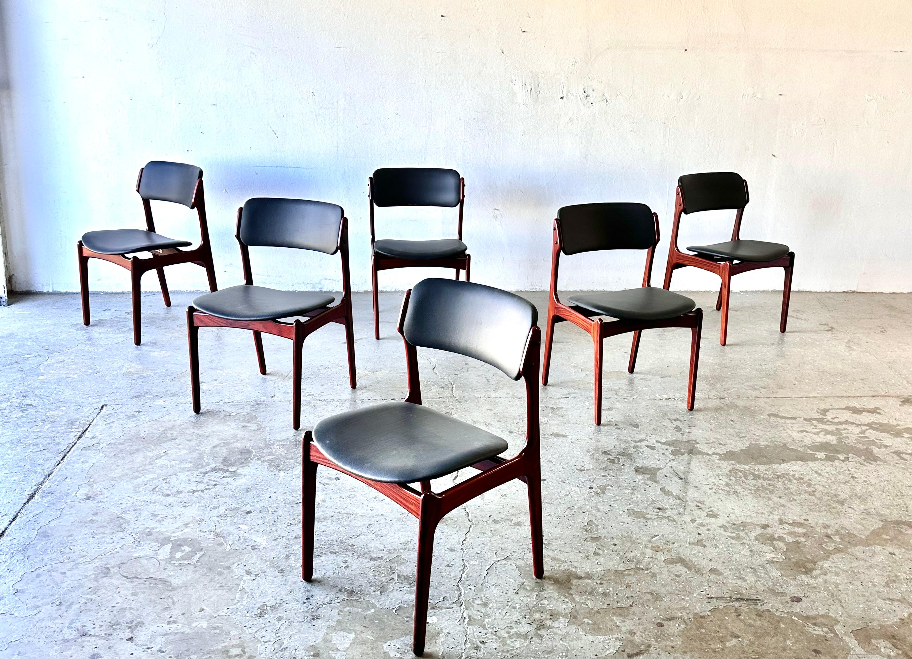 Set of  6  Danish Modern Model 49 leather & Rosewood Dining Chairs by Erik Buch  In Good Condition For Sale In Las Vegas, NV