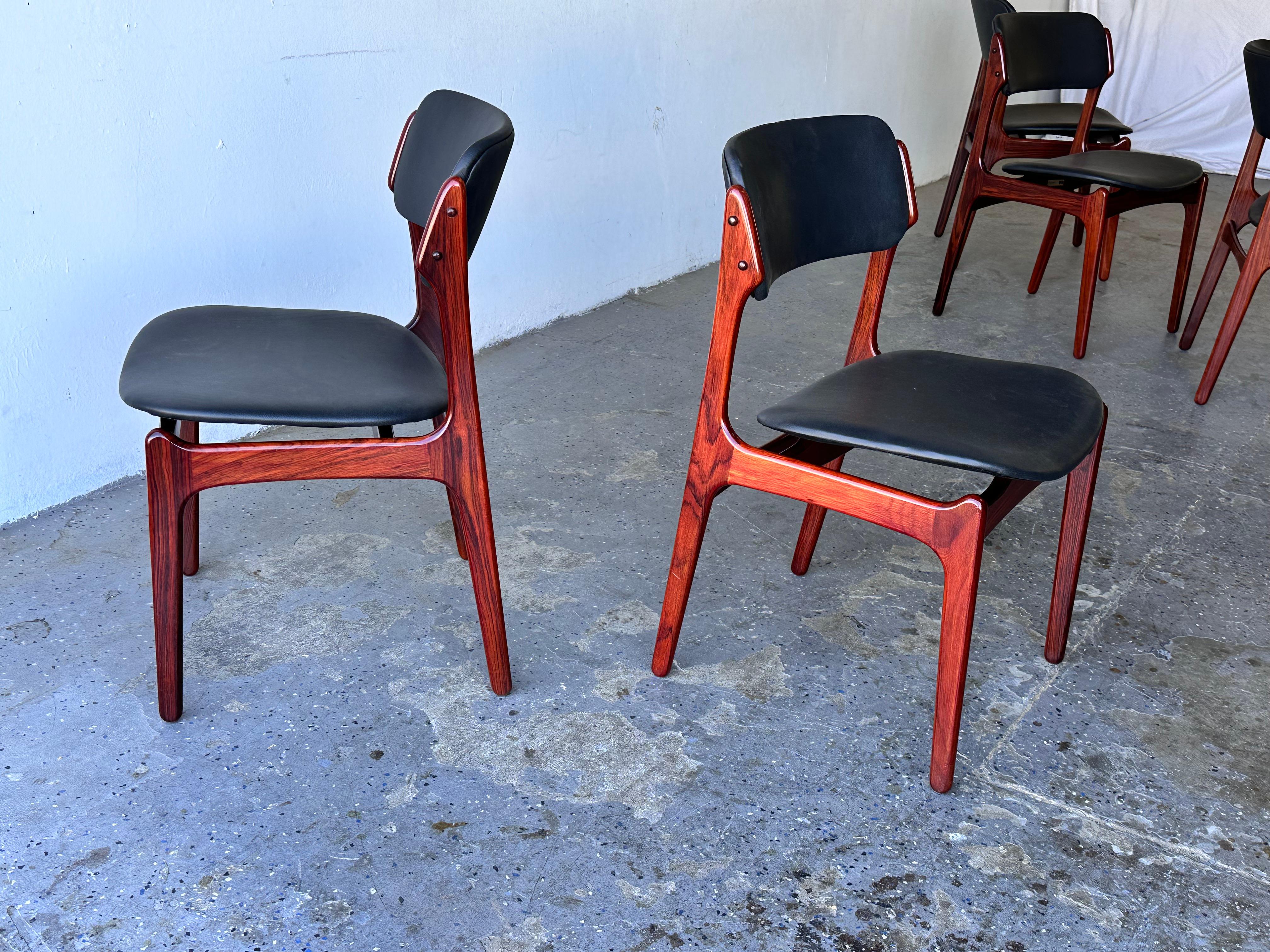 Set di 6 sedie da pranzo moderne danesi Model 49 in pelle e palissandro di Erik Buch in vendita 1