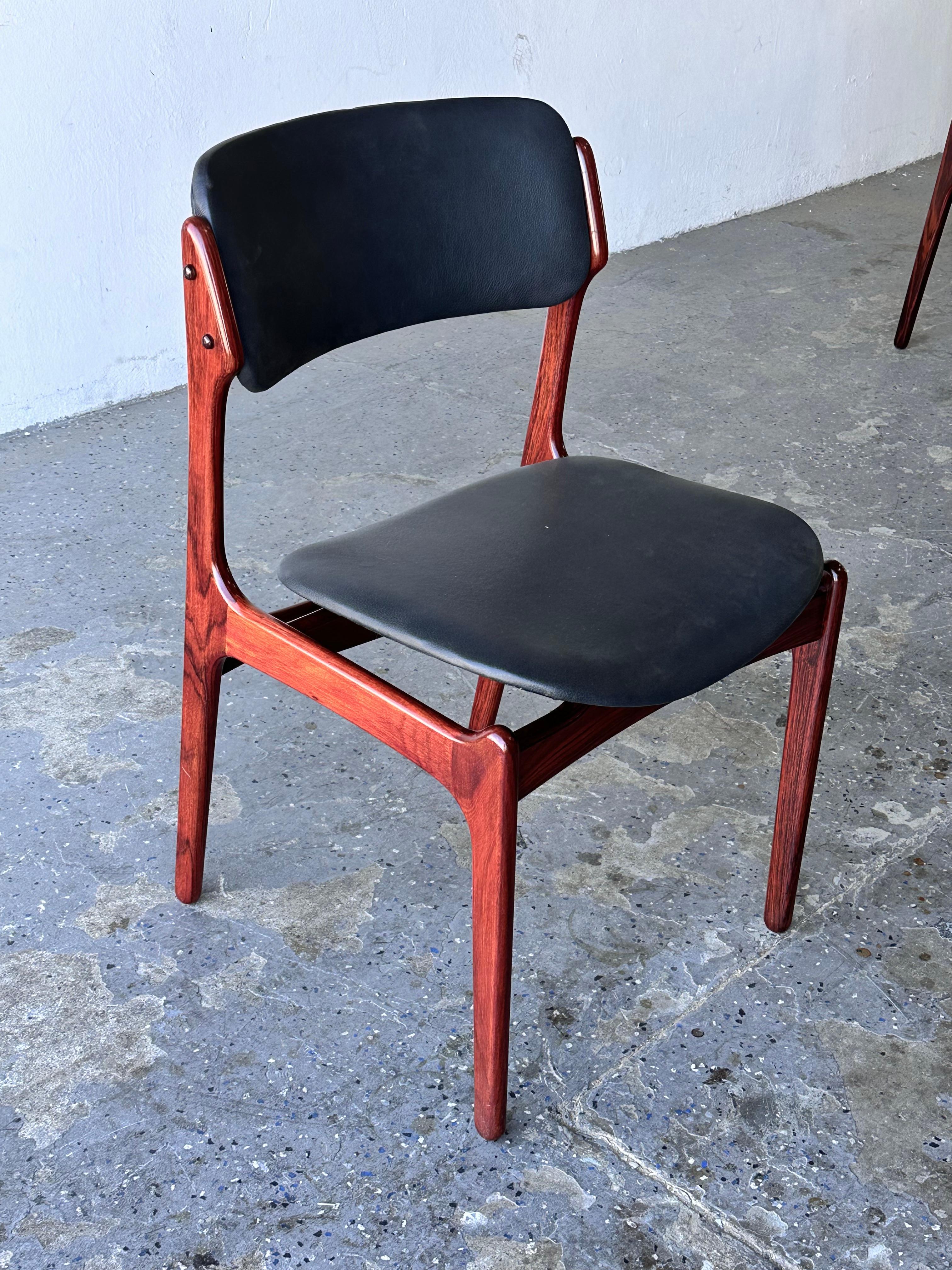 Set di 6 sedie da pranzo moderne danesi Model 49 in pelle e palissandro di Erik Buch in vendita 2