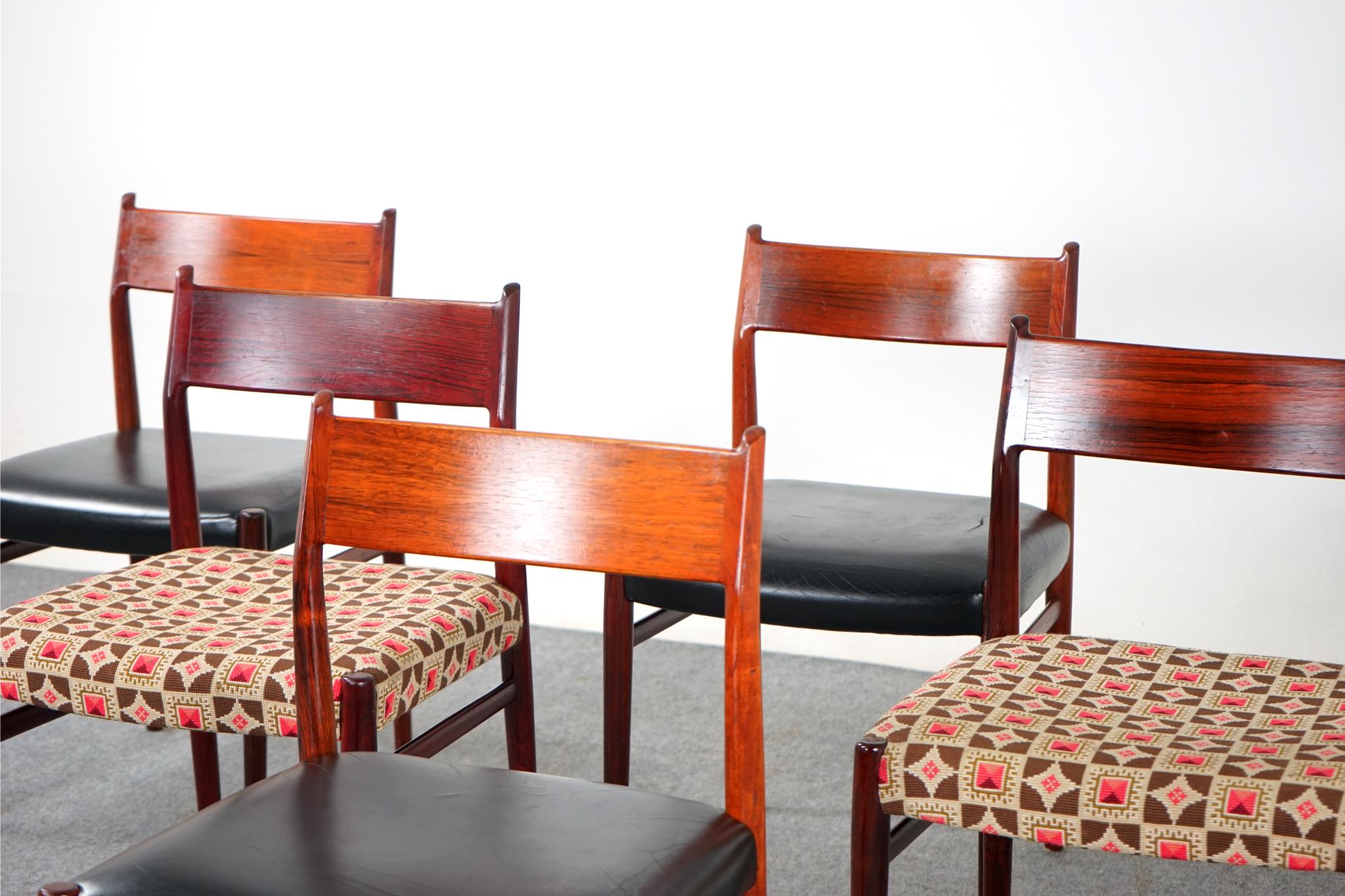 Scandinave moderne Ensemble de 6 chaises de salle à manger danoises modernes en bois de rose Arne Vodder, modèle 418 en vente