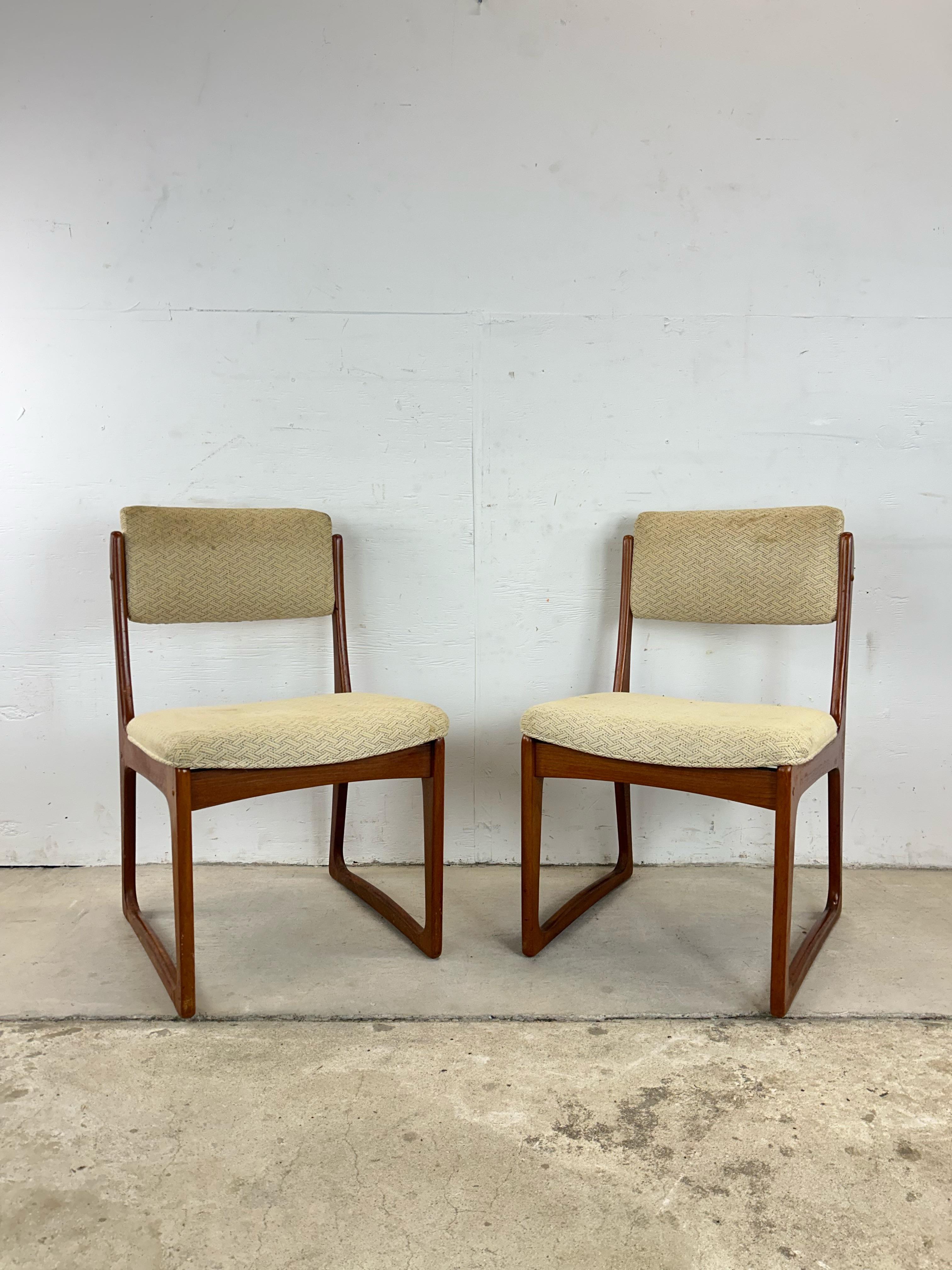 Ensemble de 6 chaises de salle à manger danoises en teck moderne avec pieds en traîneau en vente 4