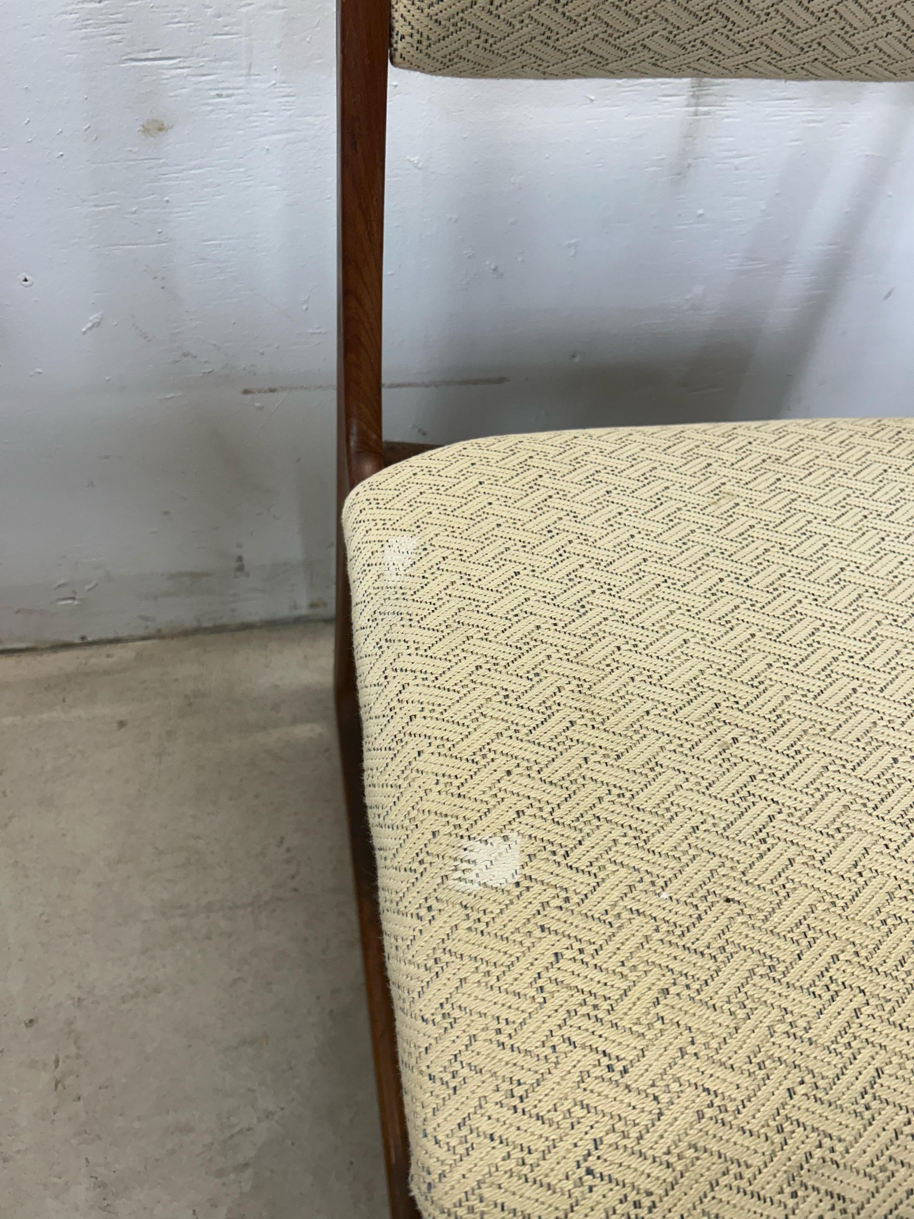 Ensemble de 6 chaises de salle à manger danoises en teck moderne avec pieds en traîneau en vente 7